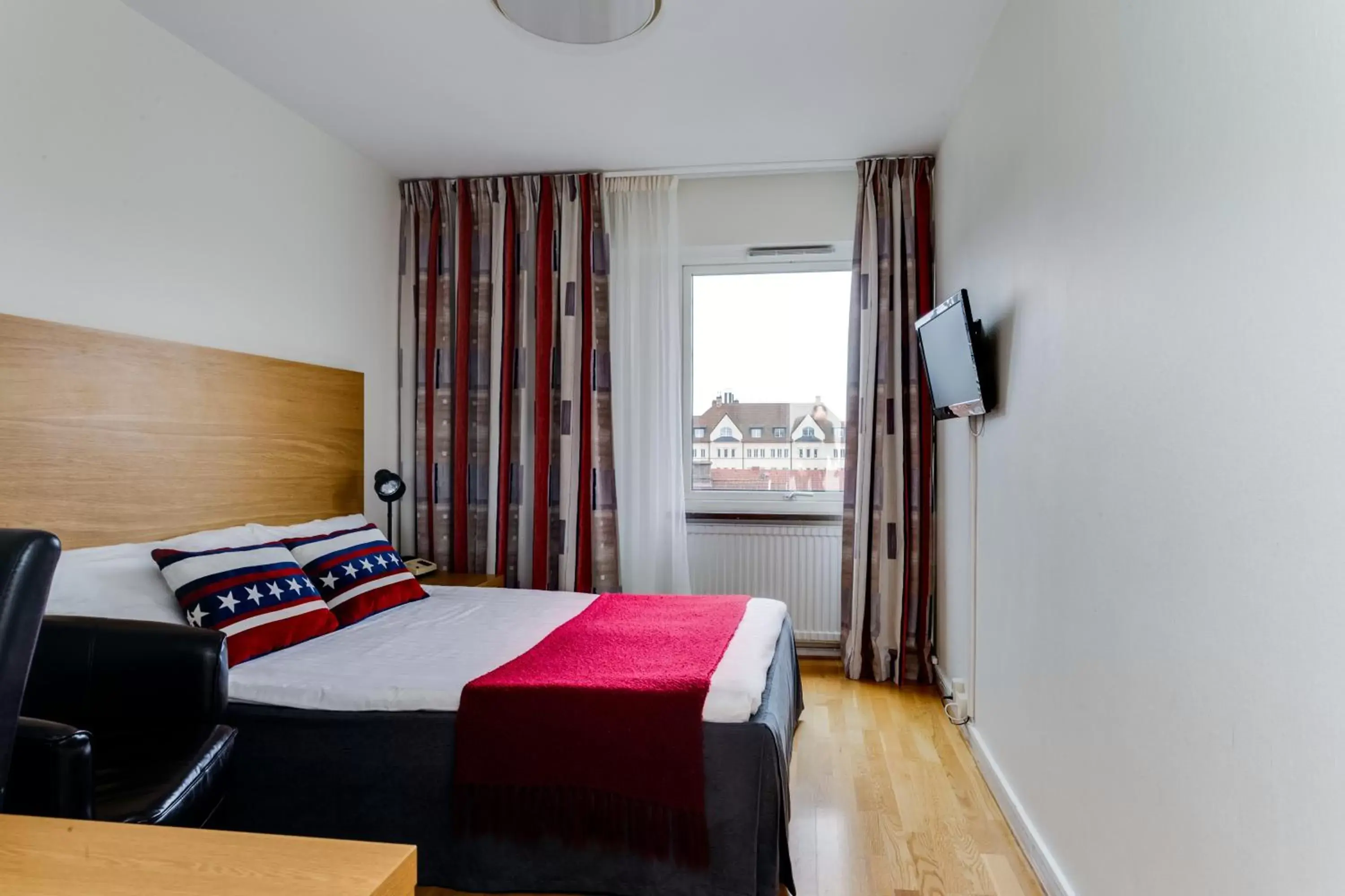 Photo of the whole room, Bed in Sure Hotel by Best Western City Jonkoping