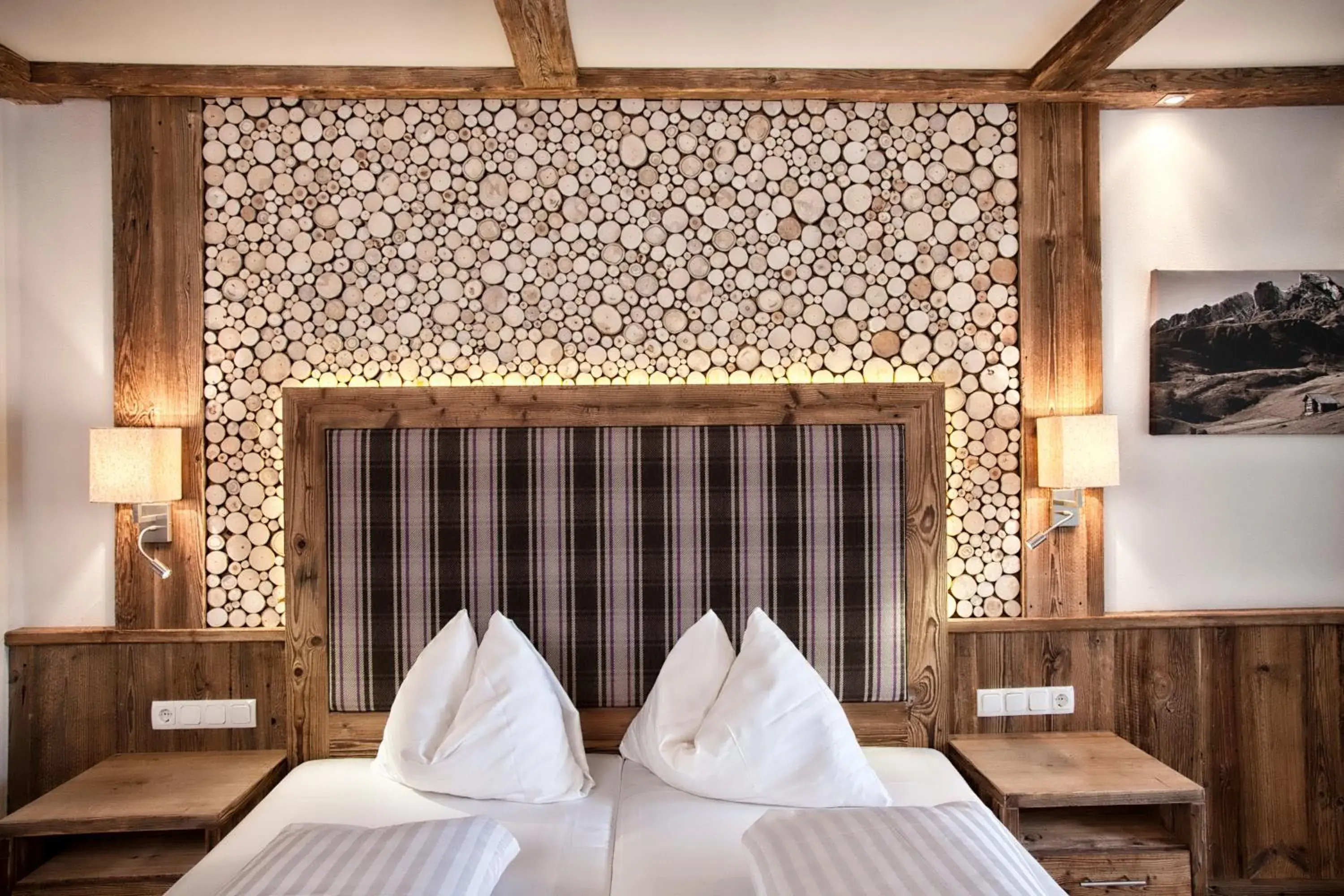 Bedroom, Bed in Hotel Heigenhauser Superior