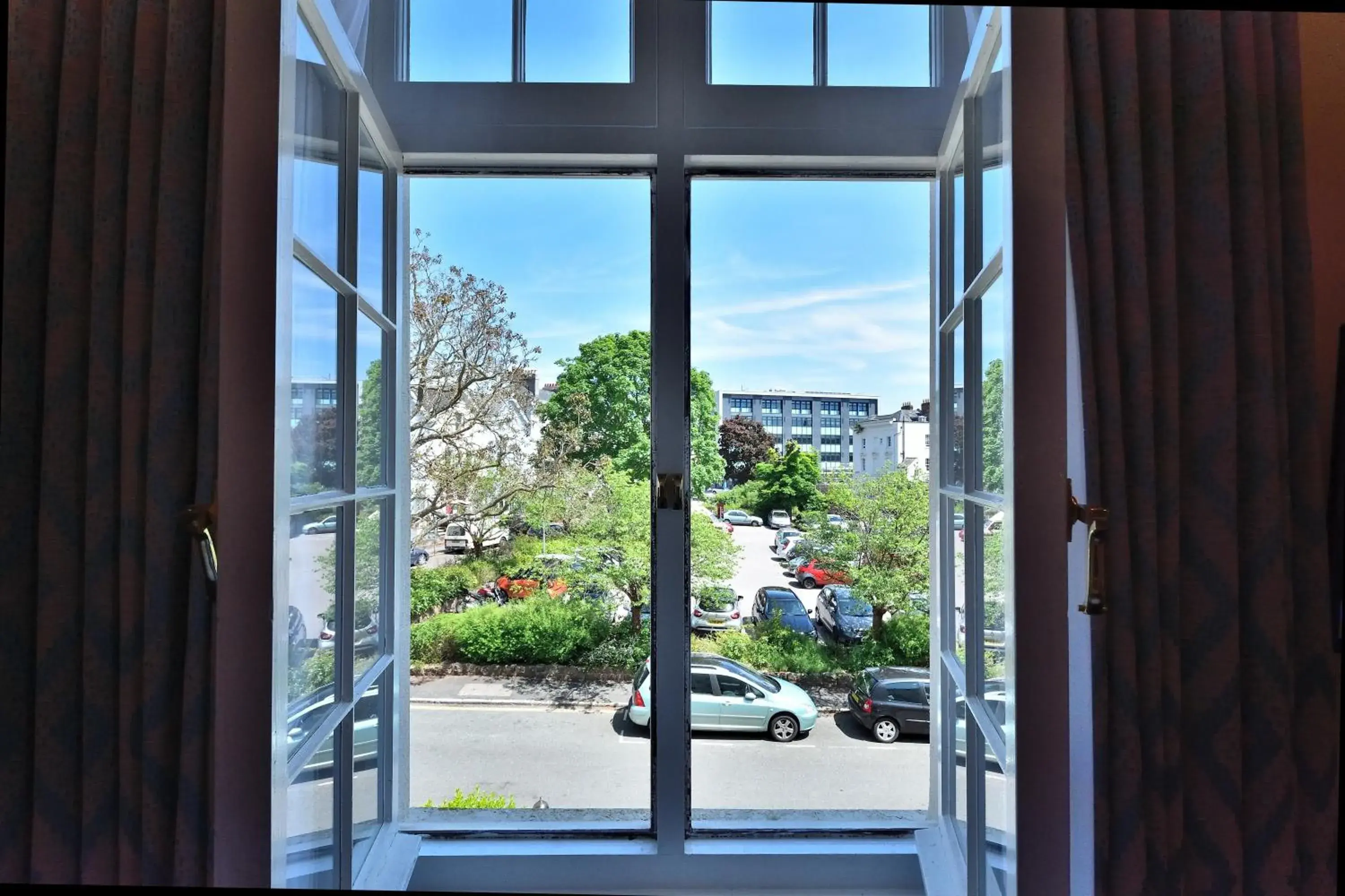 City view in Queens Court Hotel City view in Queens Court Hotel