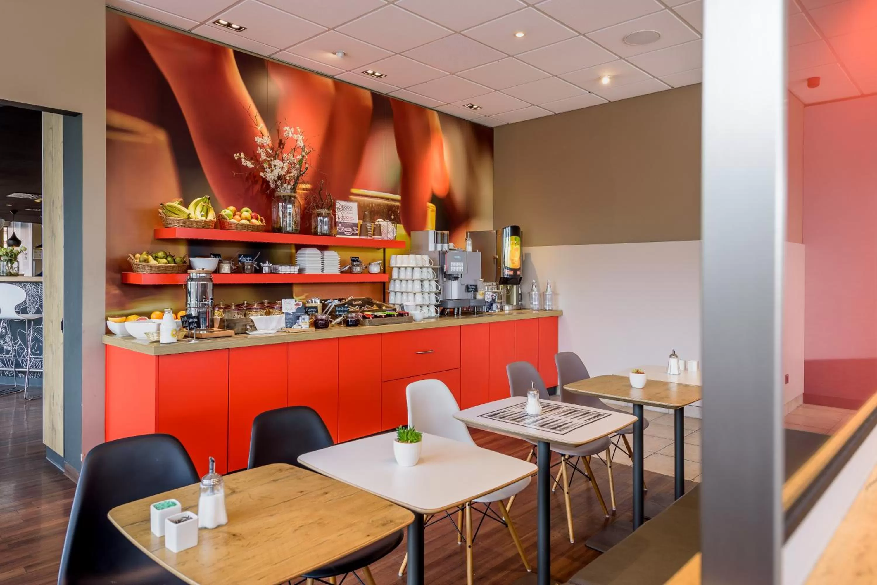 Restaurant/places to eat in ibis Hotel Würzburg City