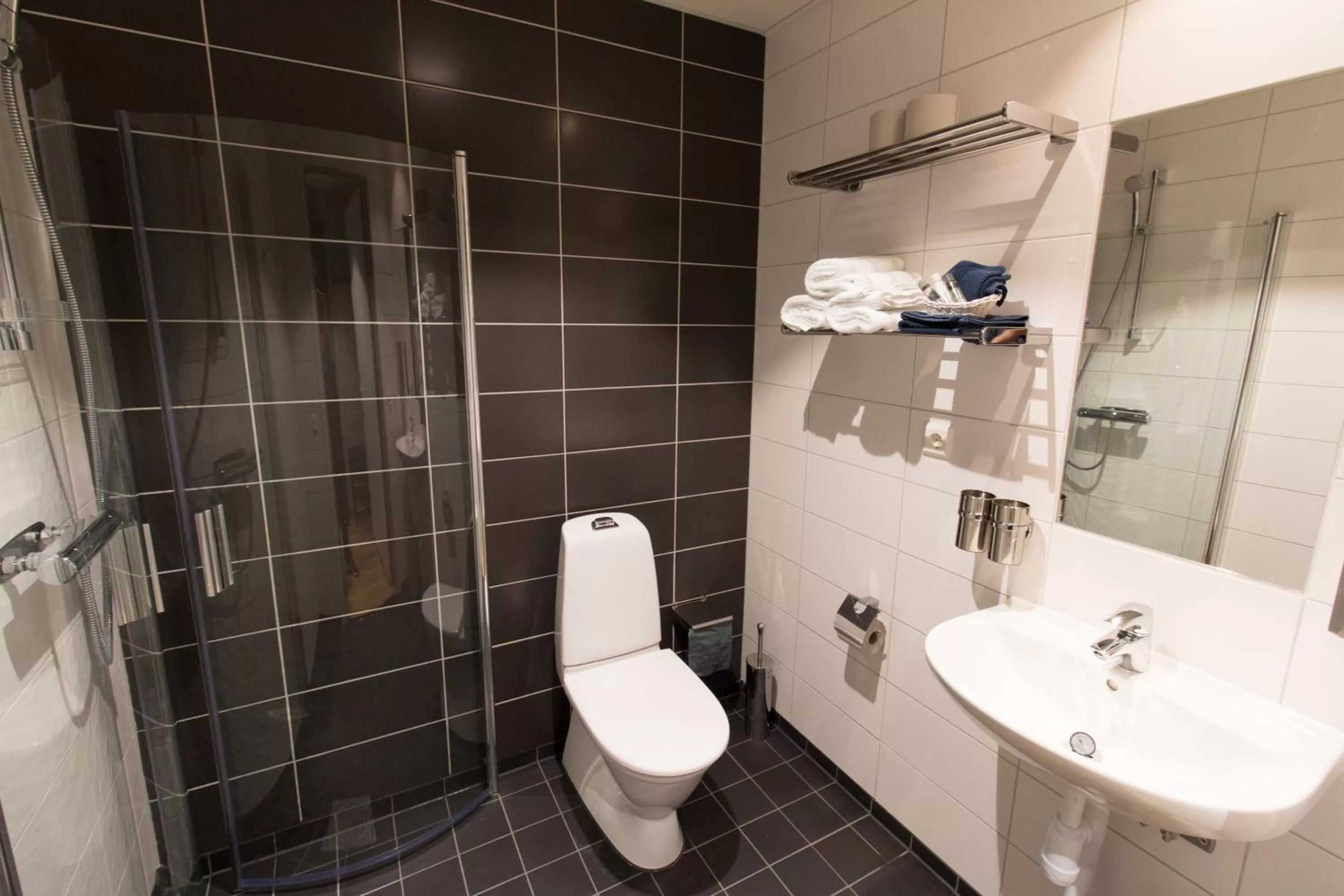 Bathroom in Spoton Hotel