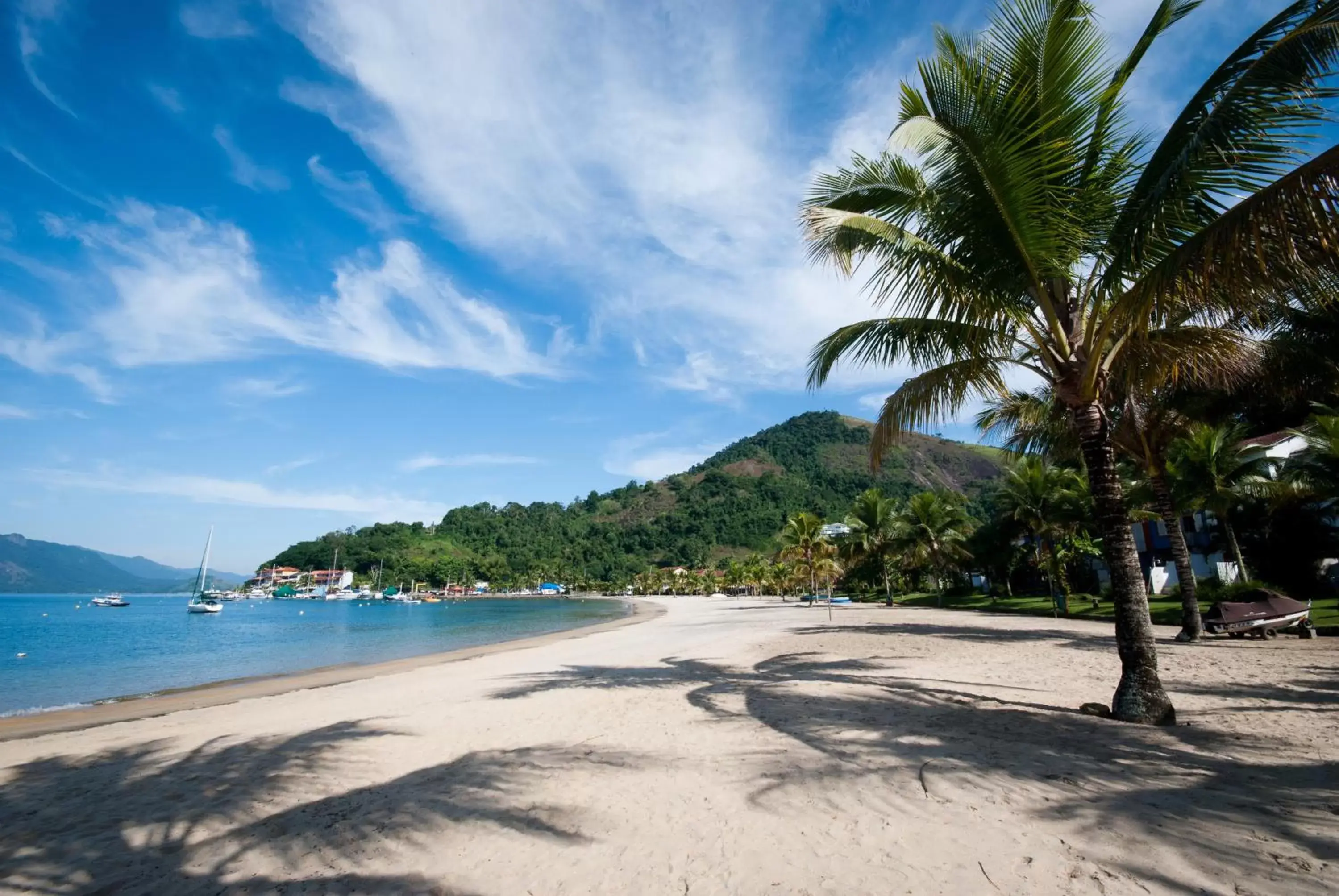 Beach in Portogalo Suite Hotel