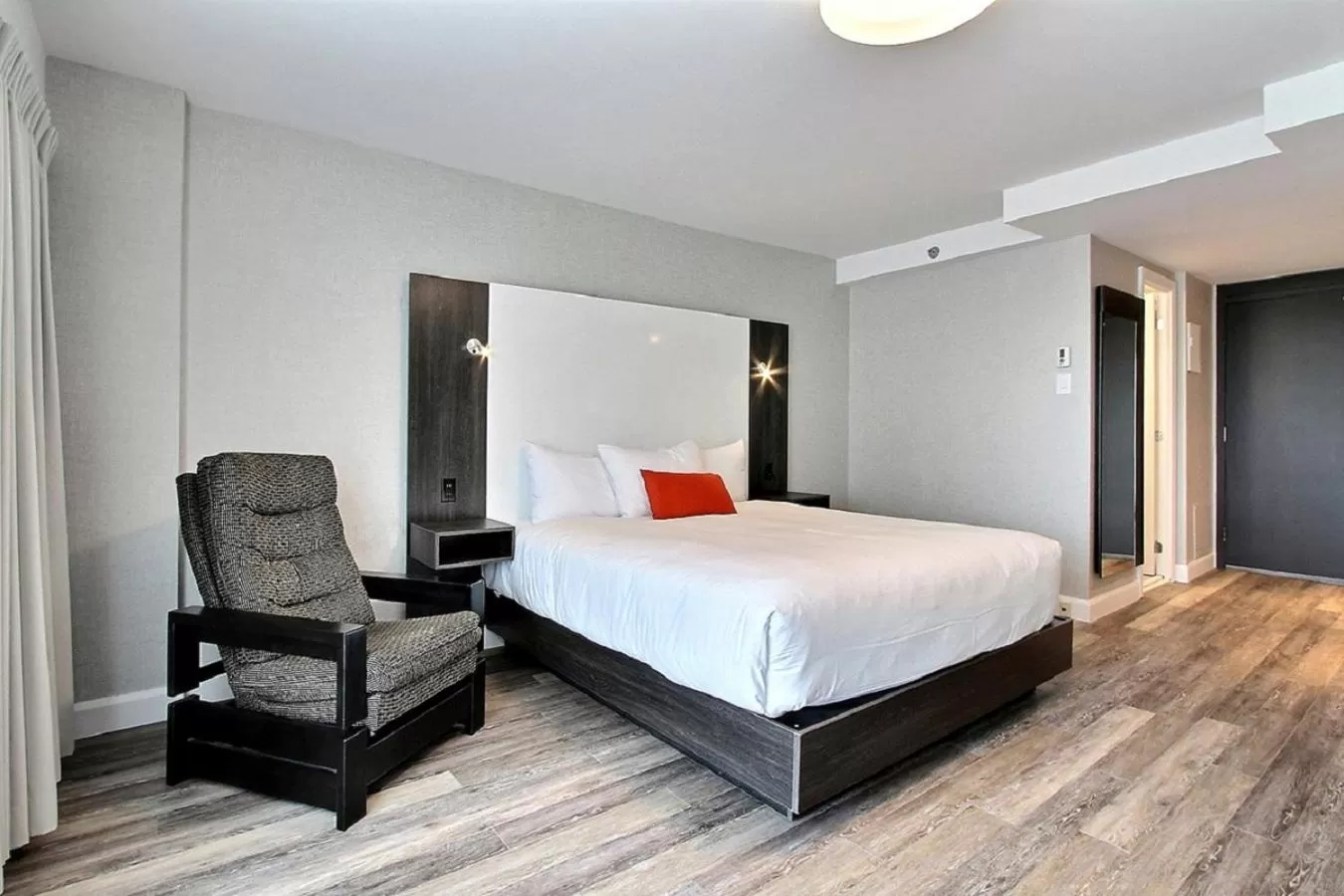 Bed in Hotel Classique