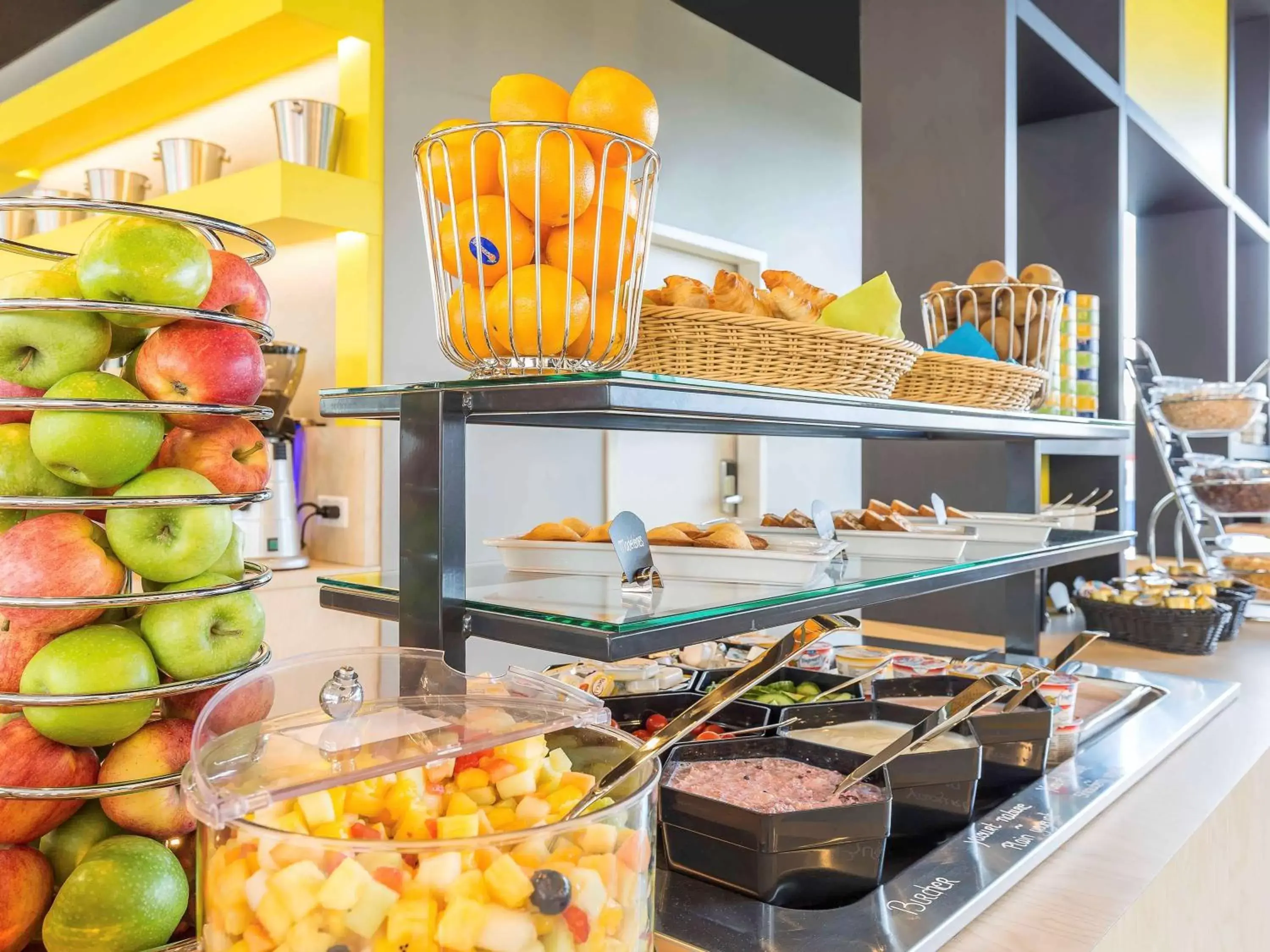 Restaurant/places to eat, Food in ibis Styles Geneve Palexpo Aeroport