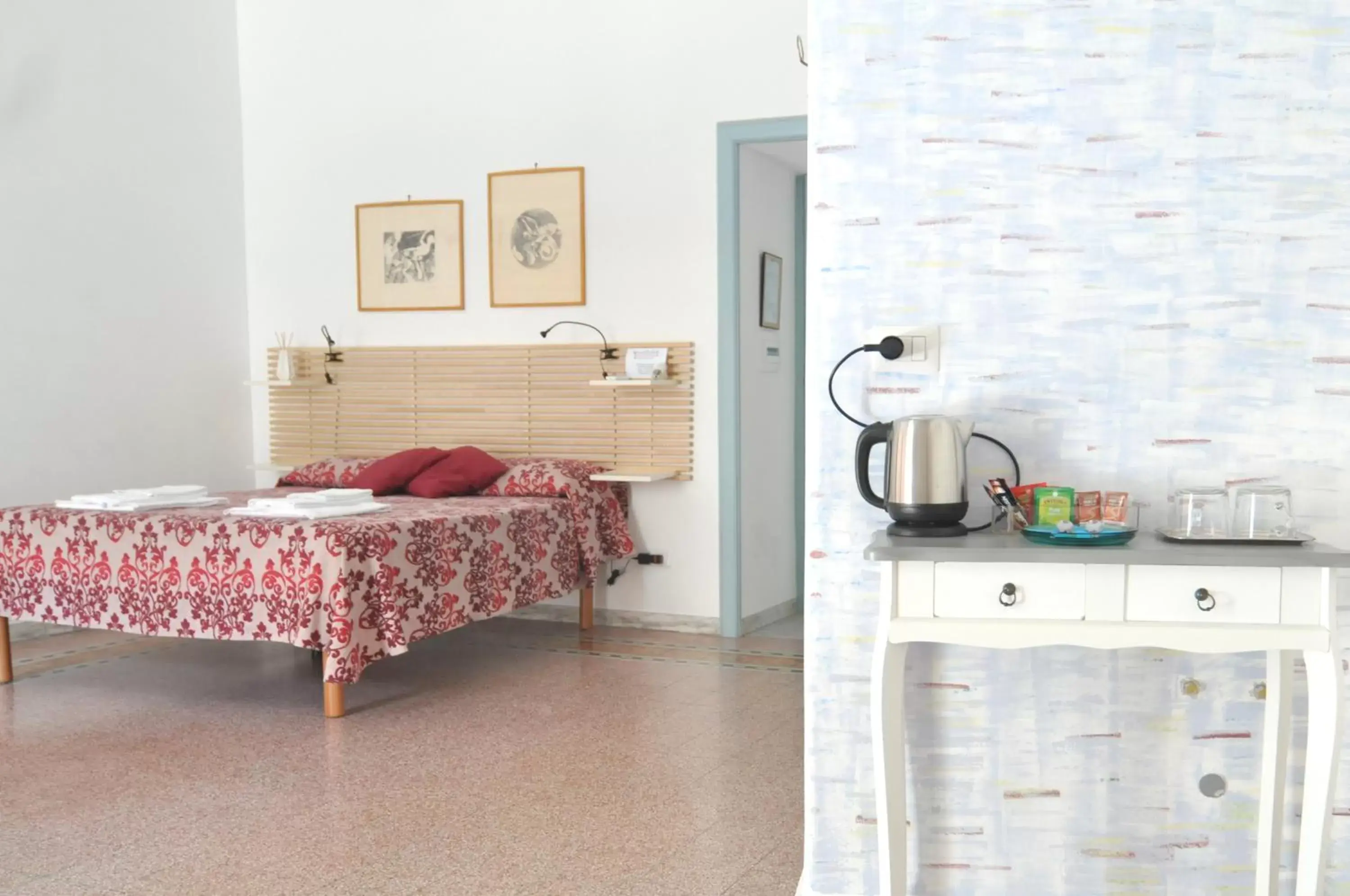 Bedroom, Kitchen/Kitchenette in B&B Alchimia Napoletana