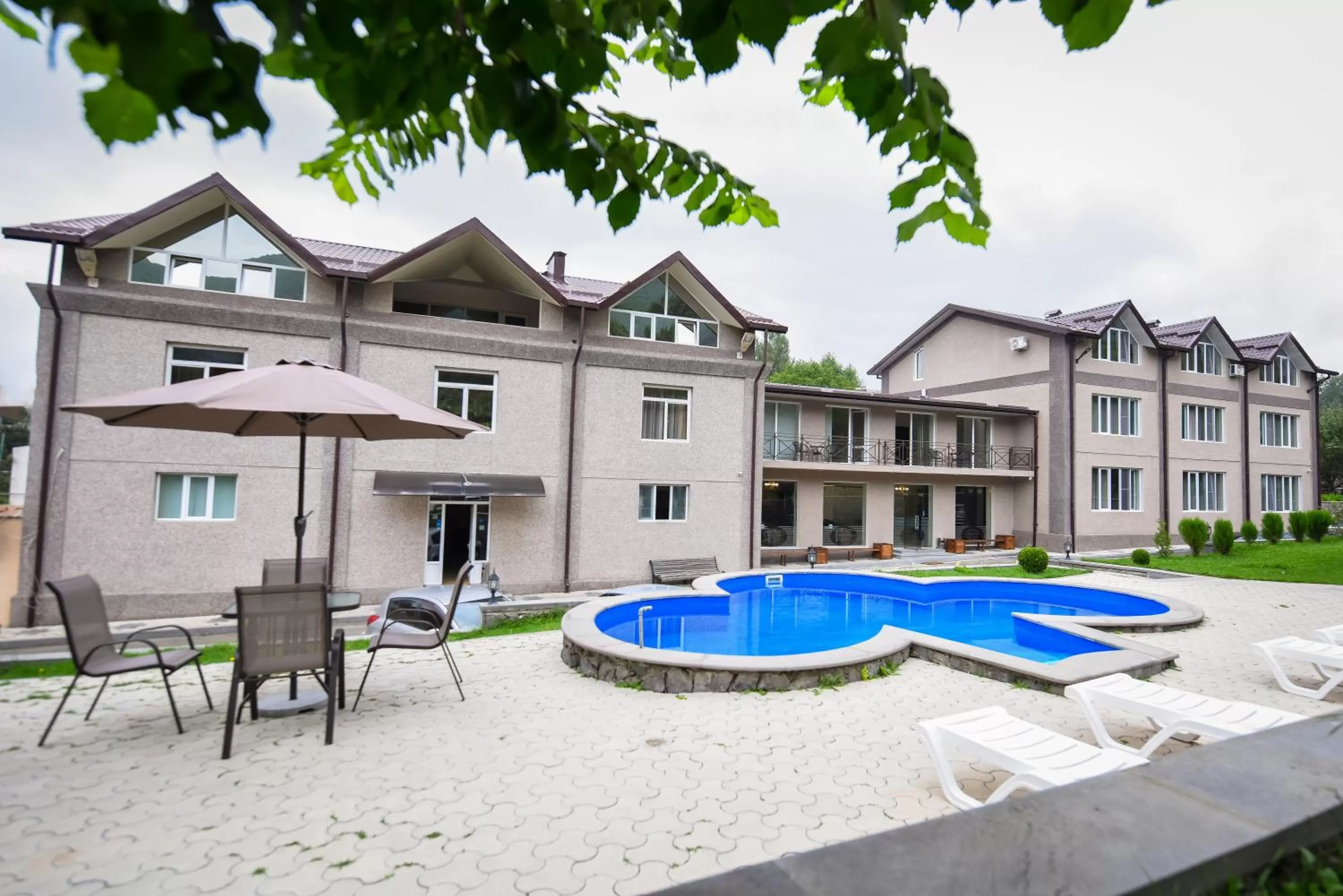 Swimming pool in Laguna Hotel