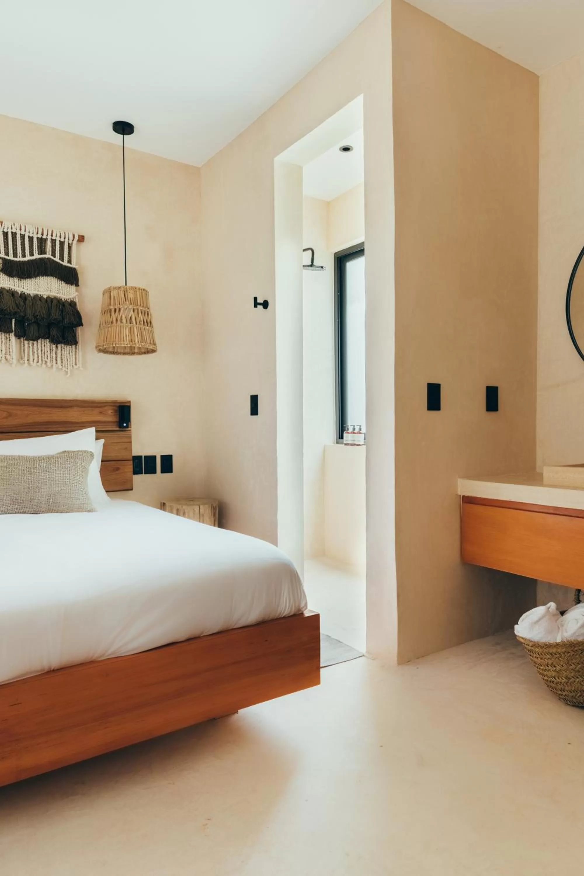 Shower, Bed in Cucu Hotel El Cuyo