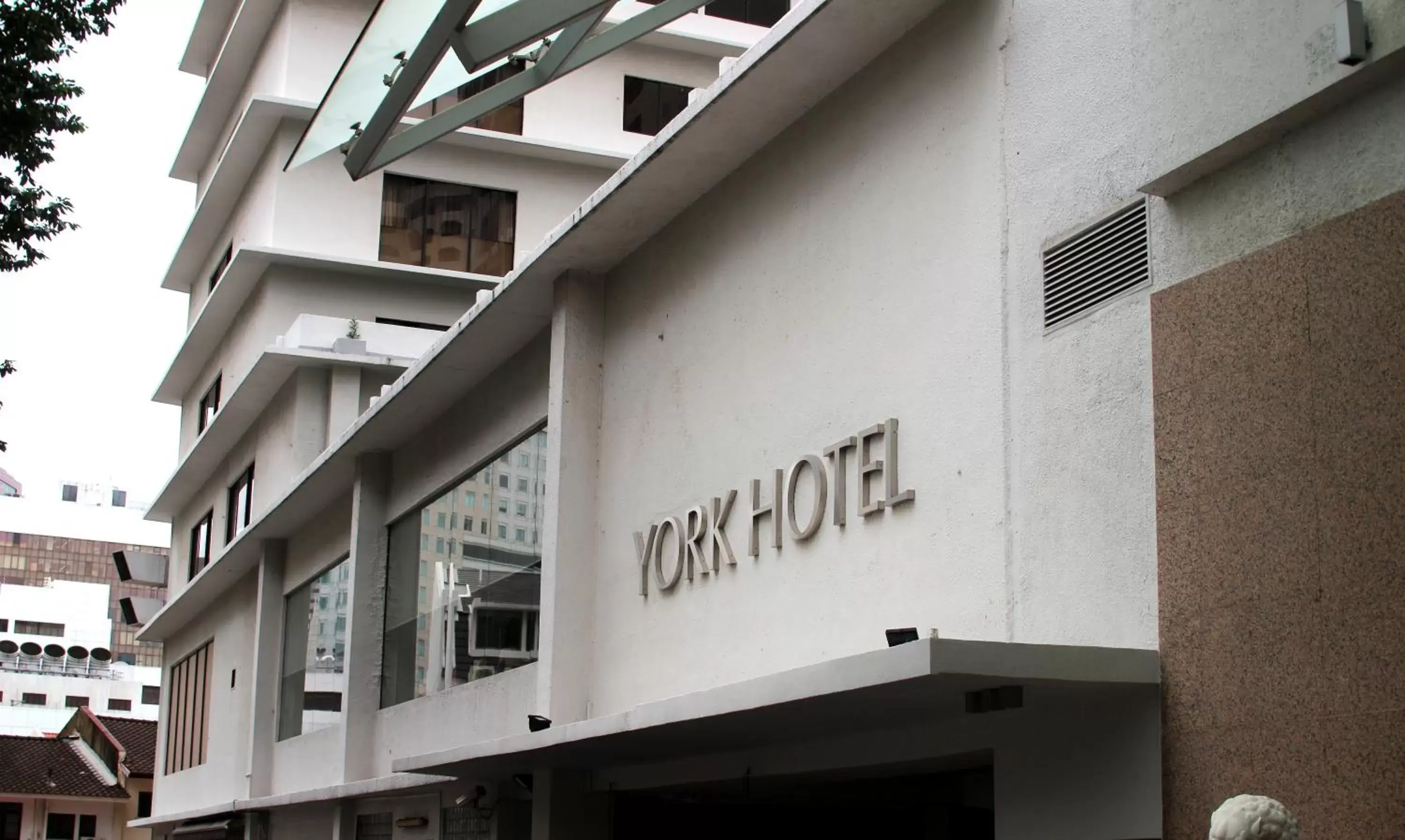 Facade/entrance, Property Building in York Hotel