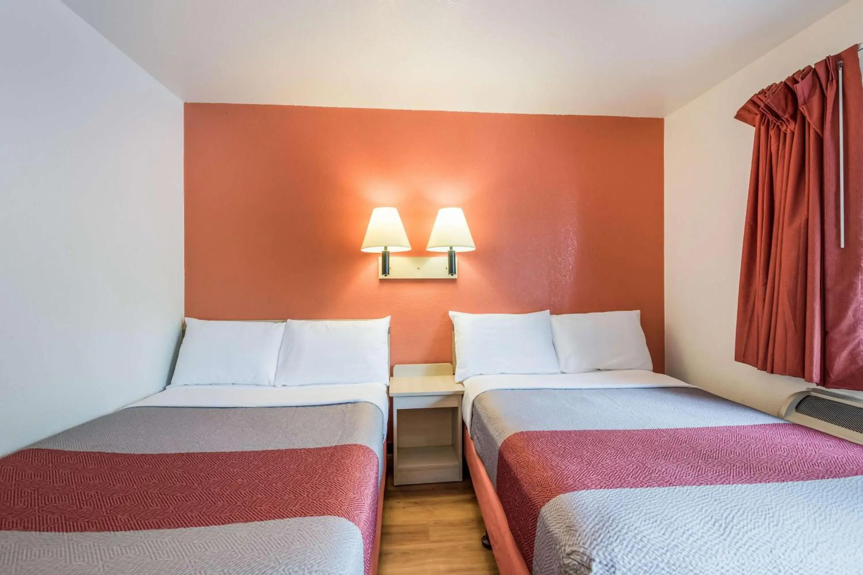 Bedroom, Bed in Motel 6-Rohnert Park, CA