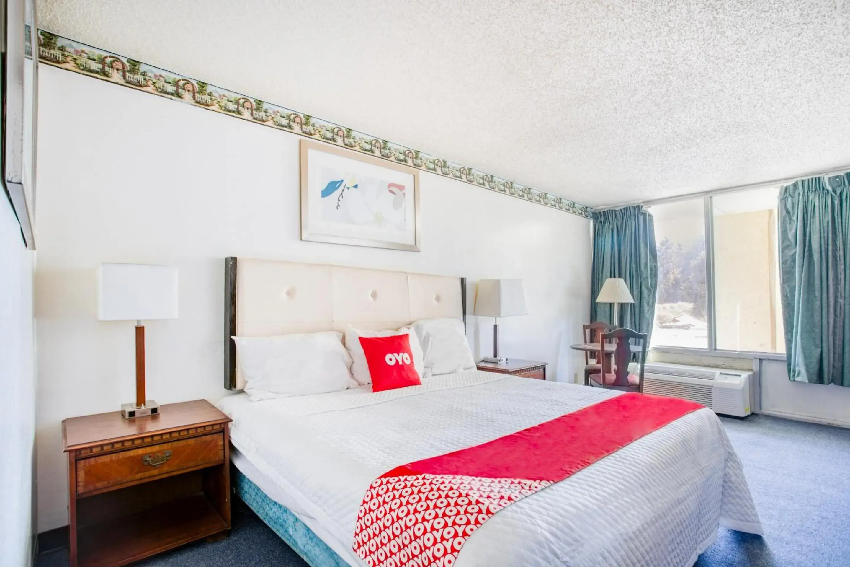 Bedroom, Bed in OYO Hotel Petersburg VA - Templeton