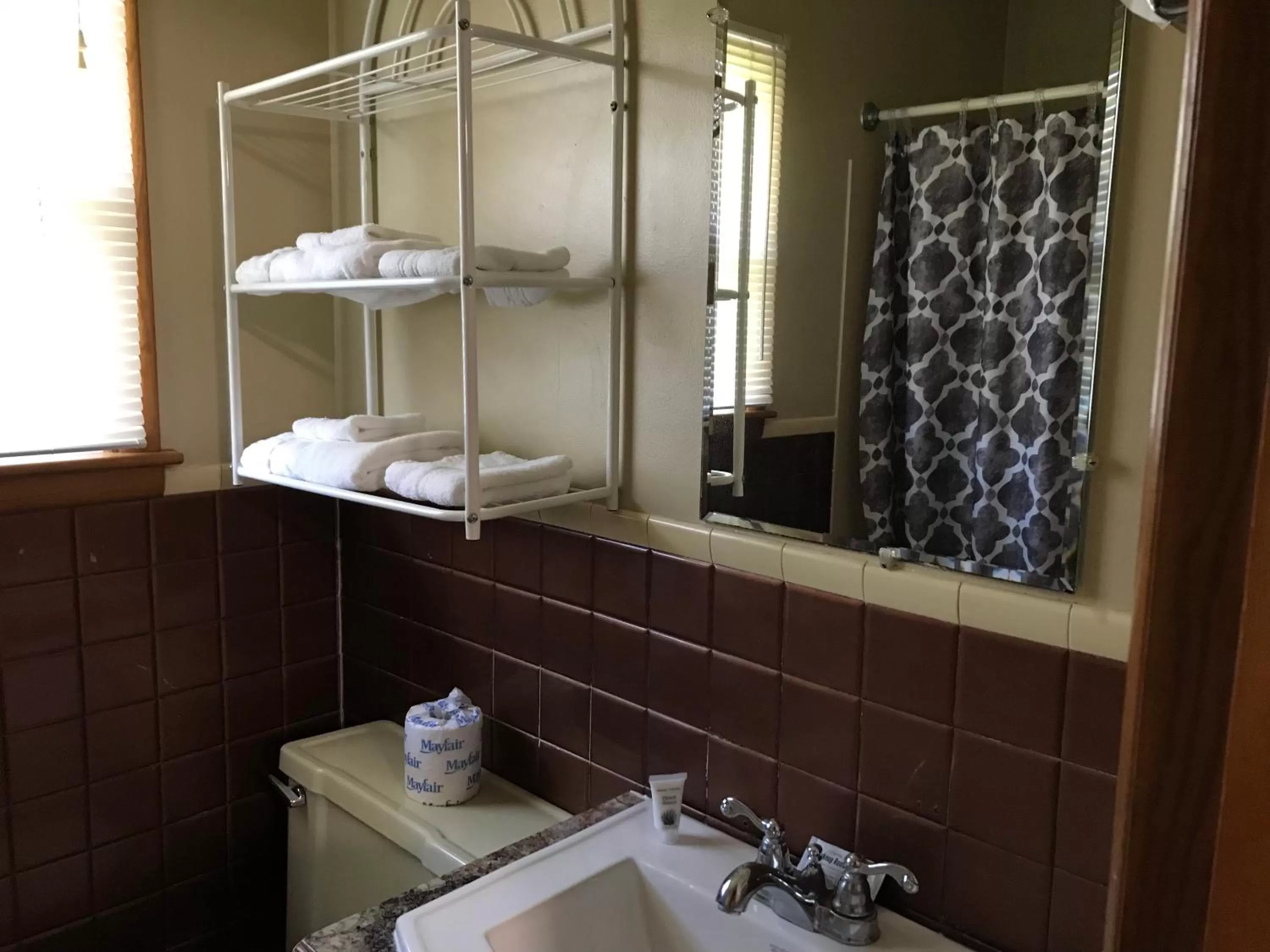 Bathroom in Motel Grand