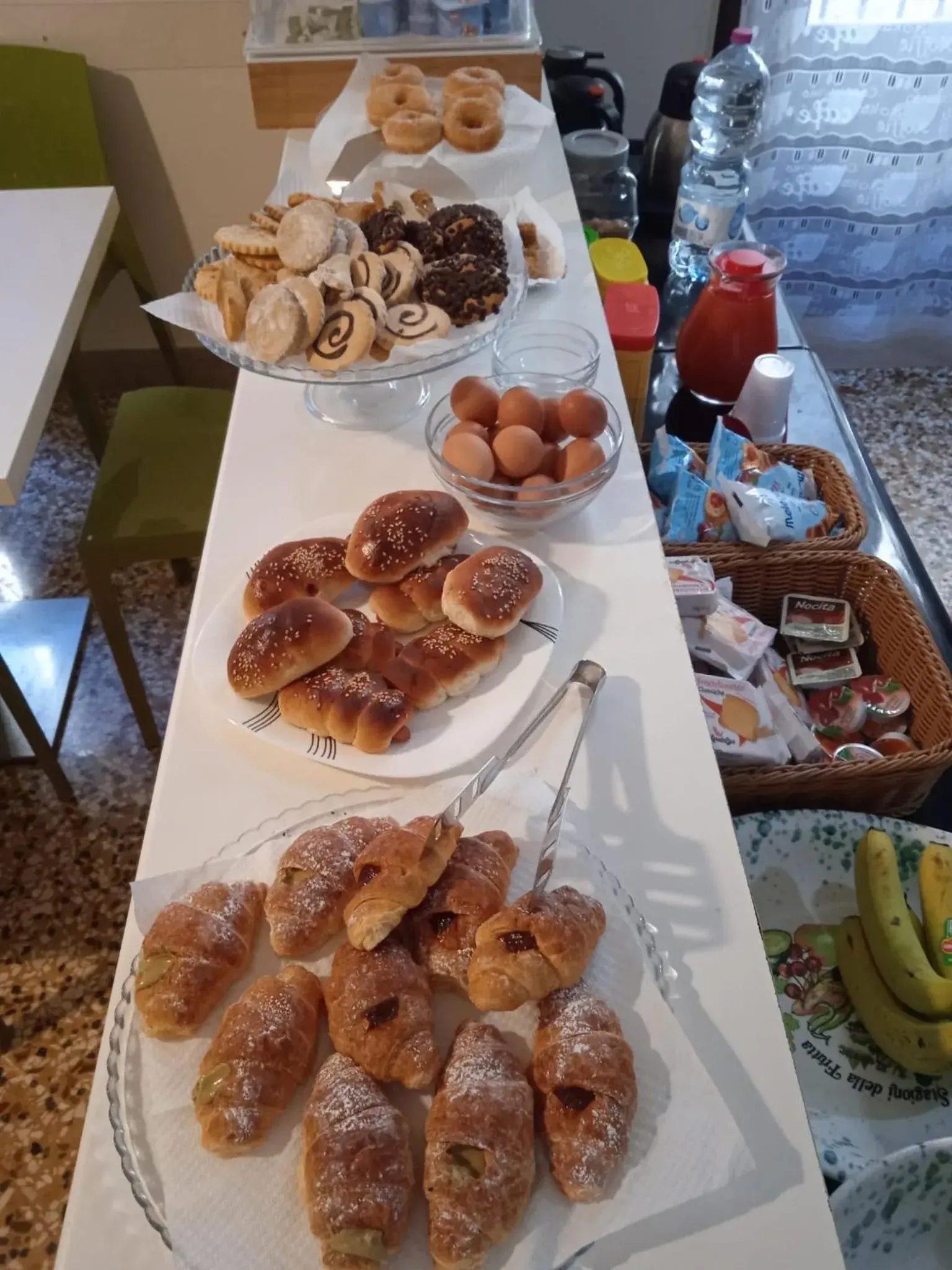 Buffet breakfast in Il Quadrifoglio Room& Suite