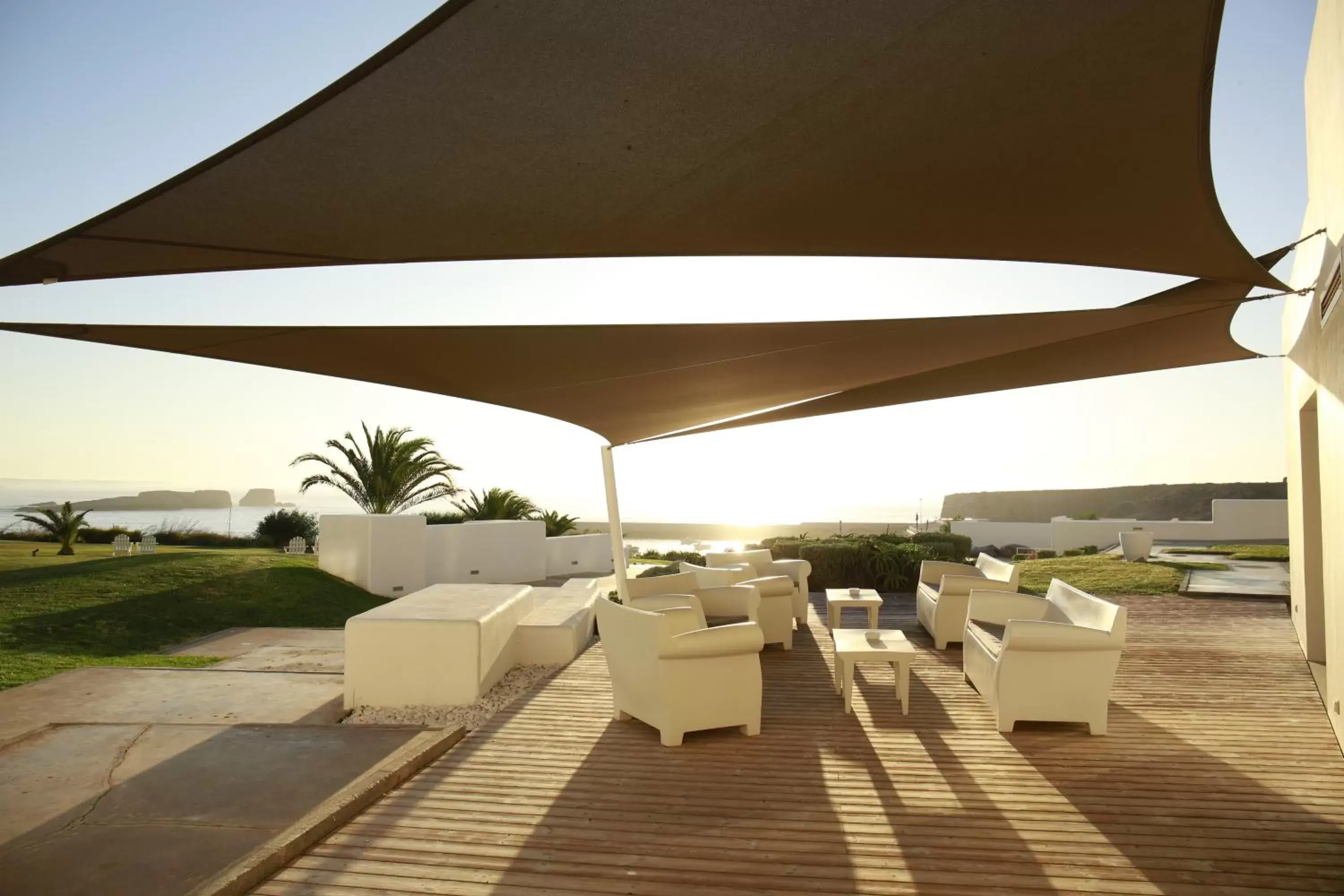 Area and facilities in Memmo Baleeira - Design Hotels