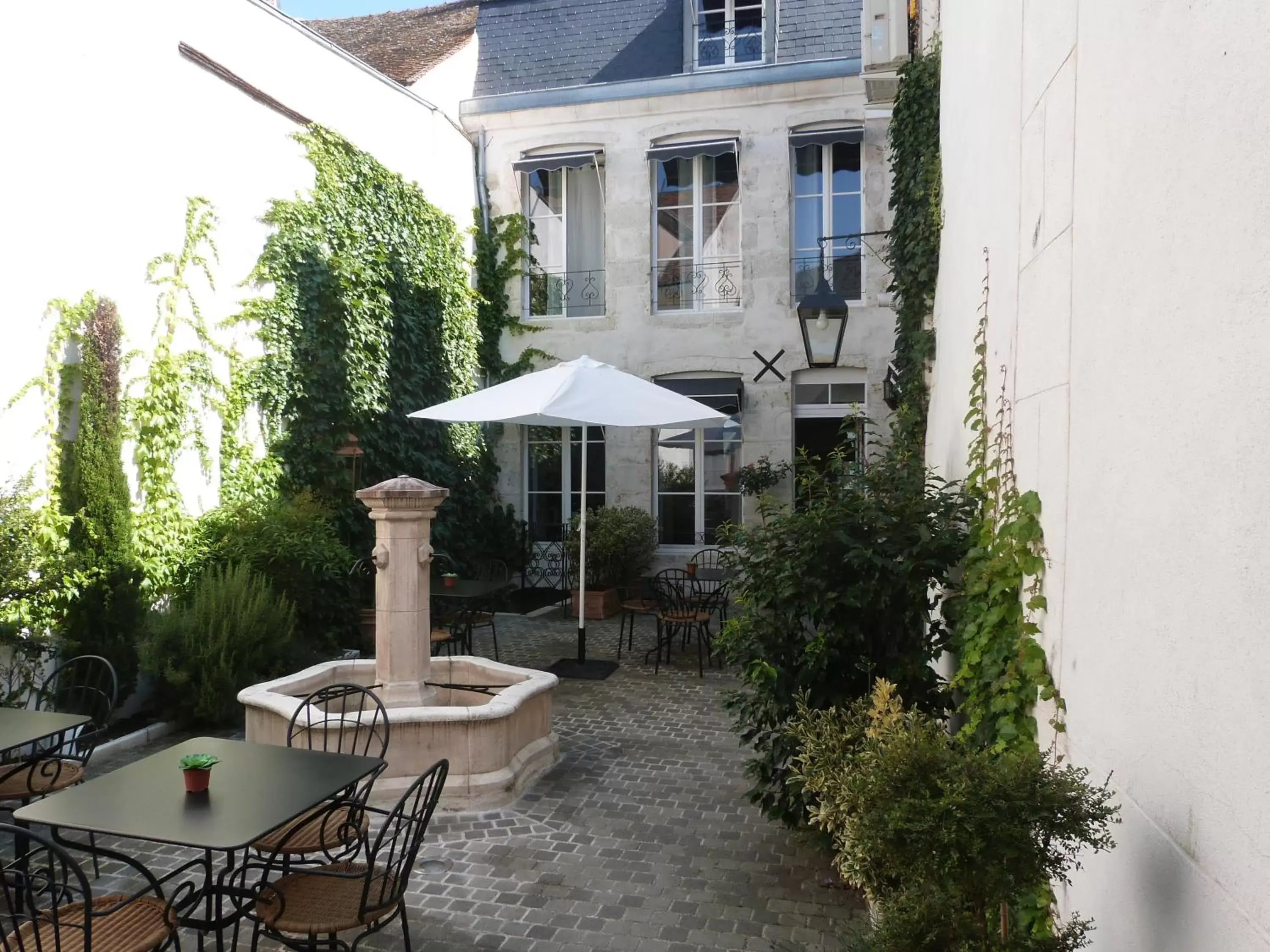 Patio in Hotel La Closeraie