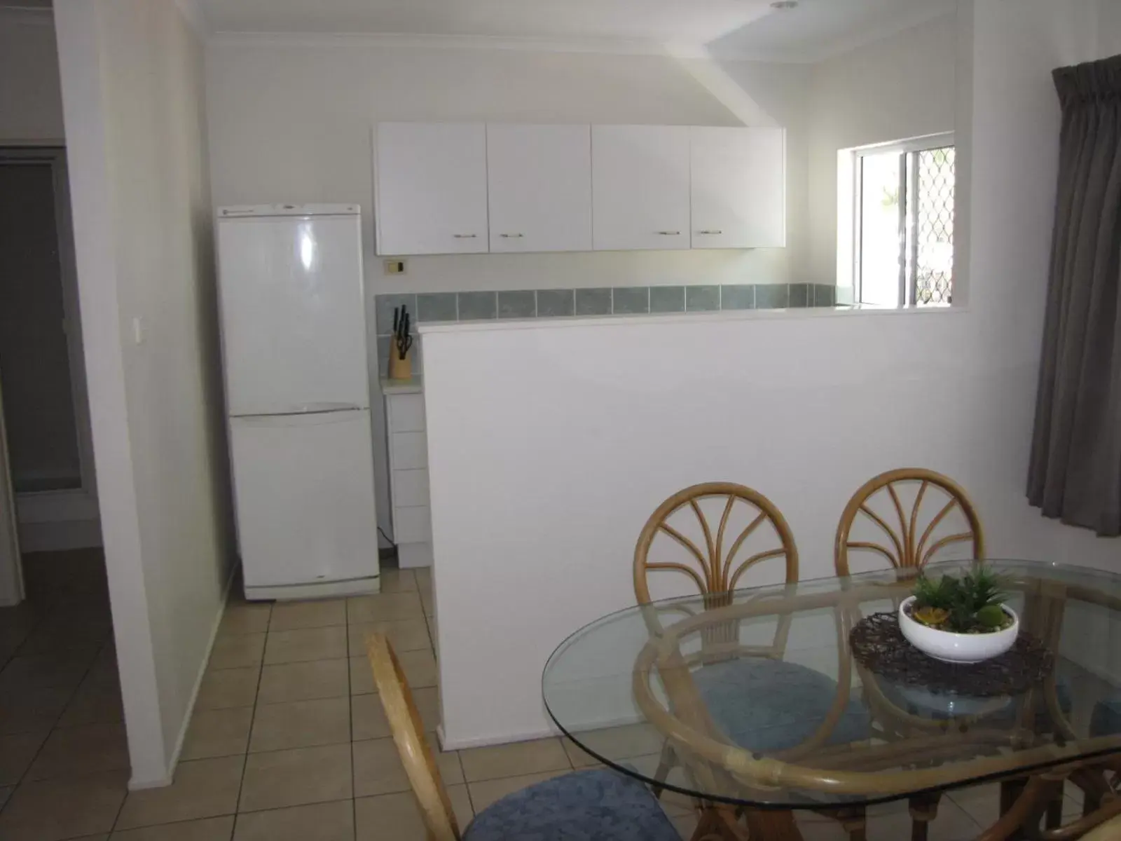 Kitchen/Kitchenette in Trinity Beach Pacific