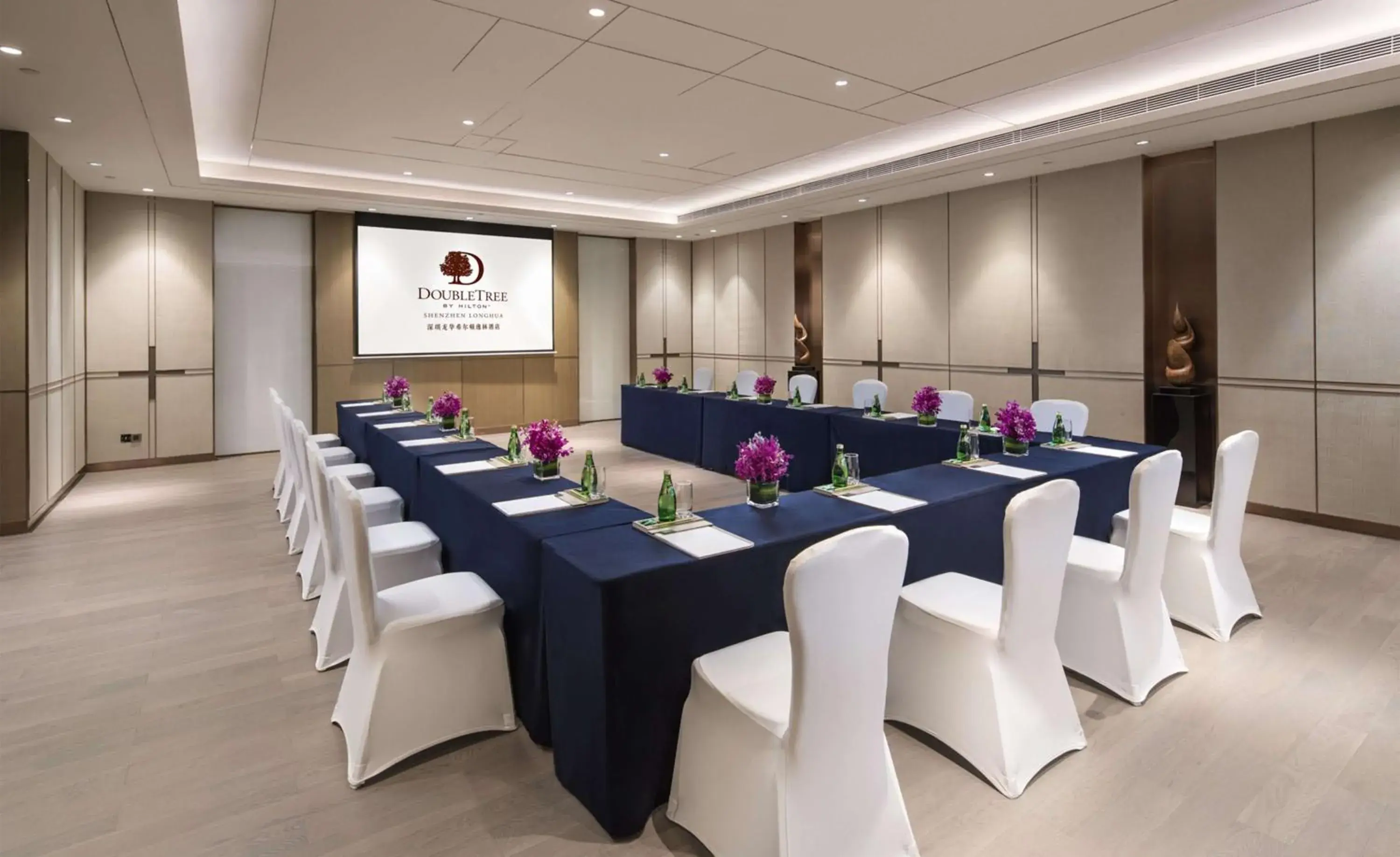 Meeting/conference room in DoubleTree By Hilton Shenzhen Longhua