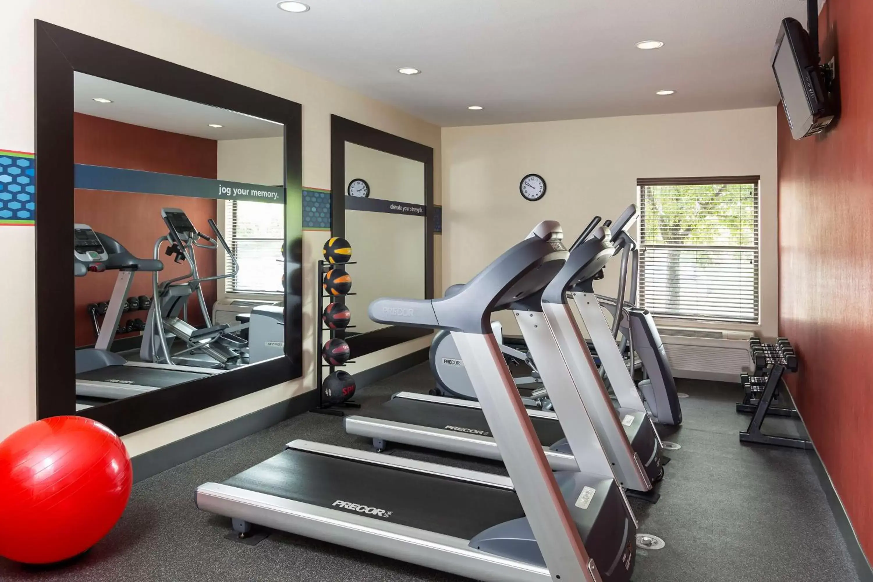 Fitness centre/facilities, Fitness Center/Facilities in Hampton Inn Zanesville