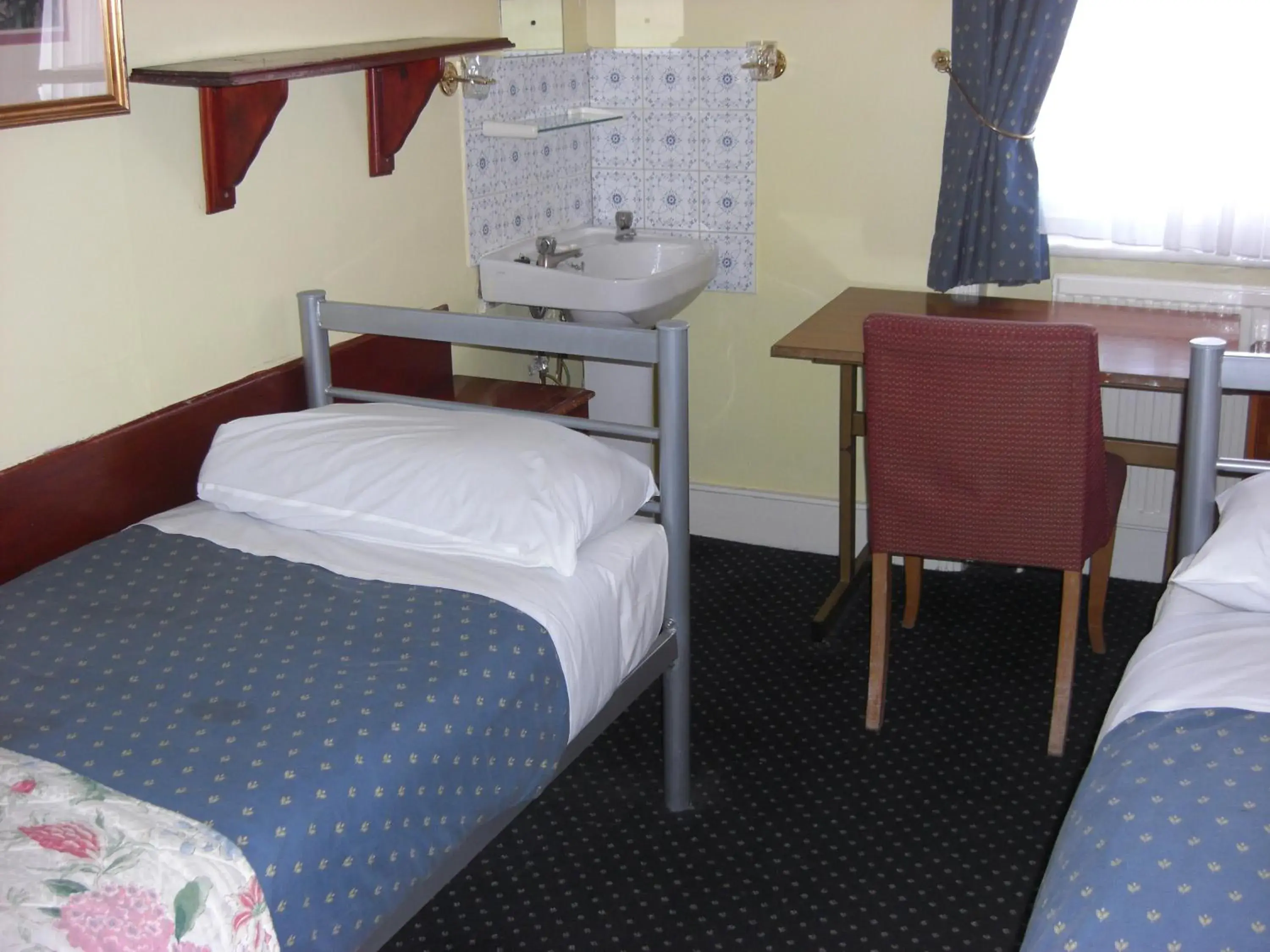 Bed in Albany Hotel