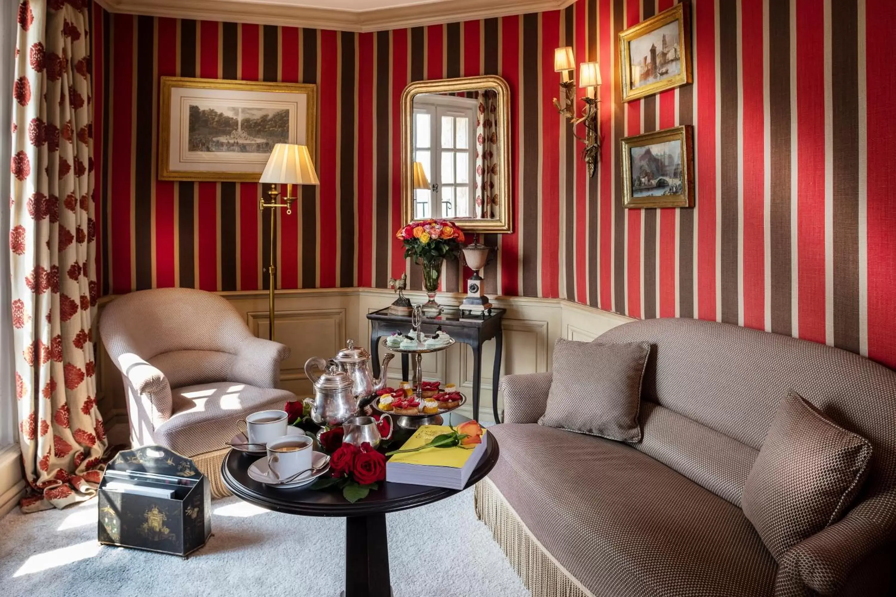 Bedroom, Seating Area in Hotel Le Saint Paul