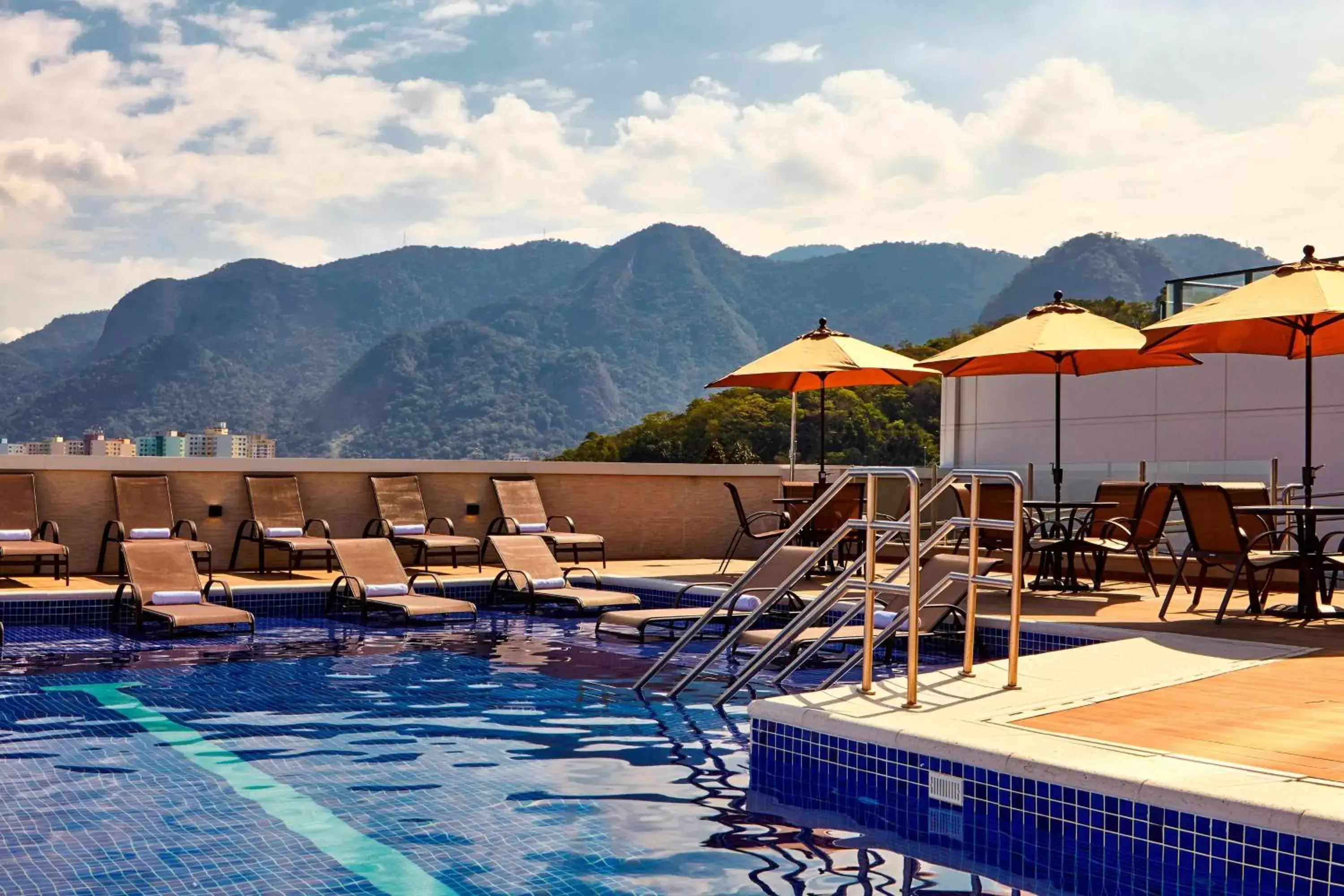 Swimming Pool in Courtyard by Marriott Rio de Janeiro Barra da Tijuca