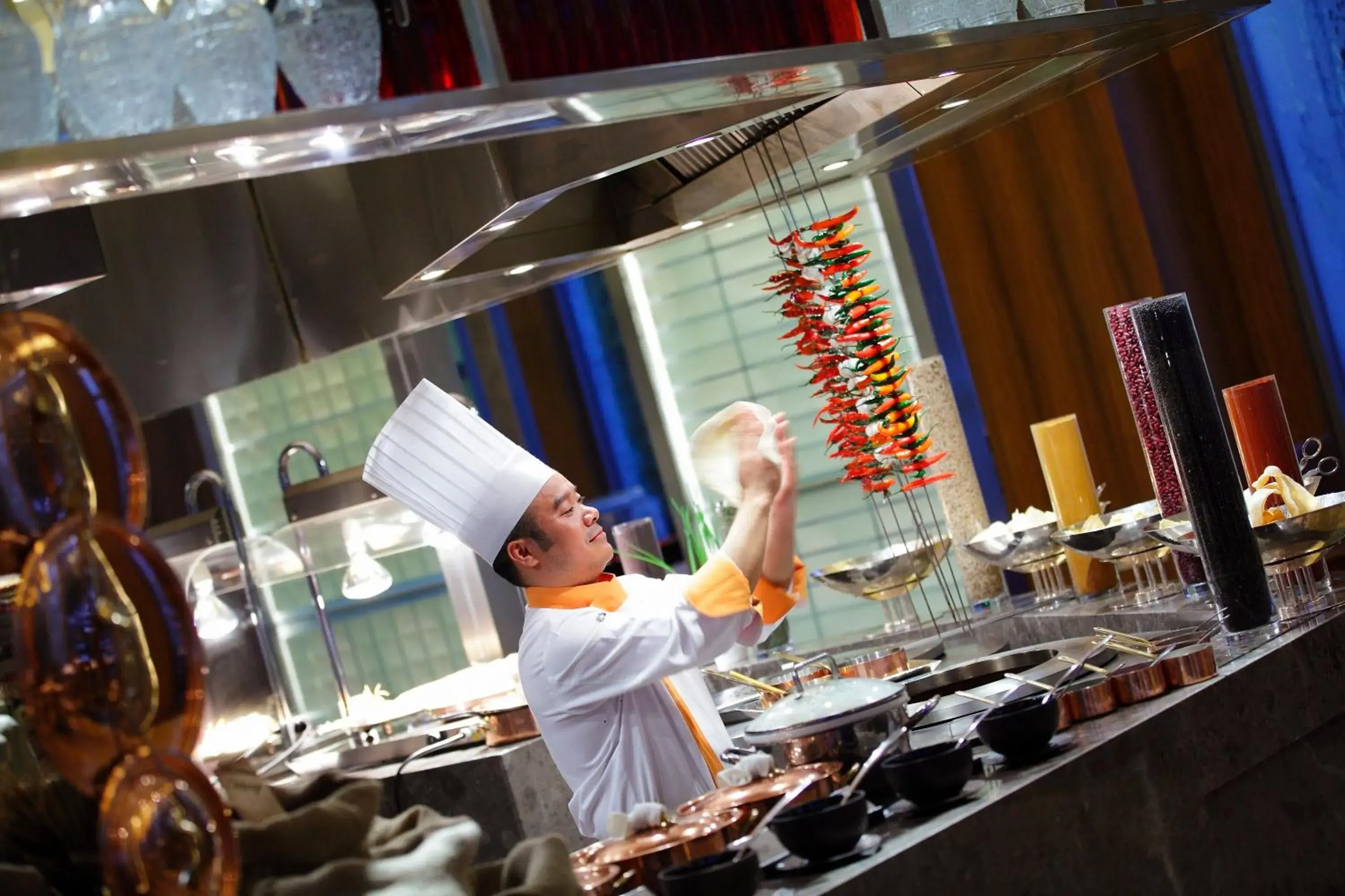 Restaurant/places to eat in Crowne Plaza Chongqing New North Zone, an IHG Hotel