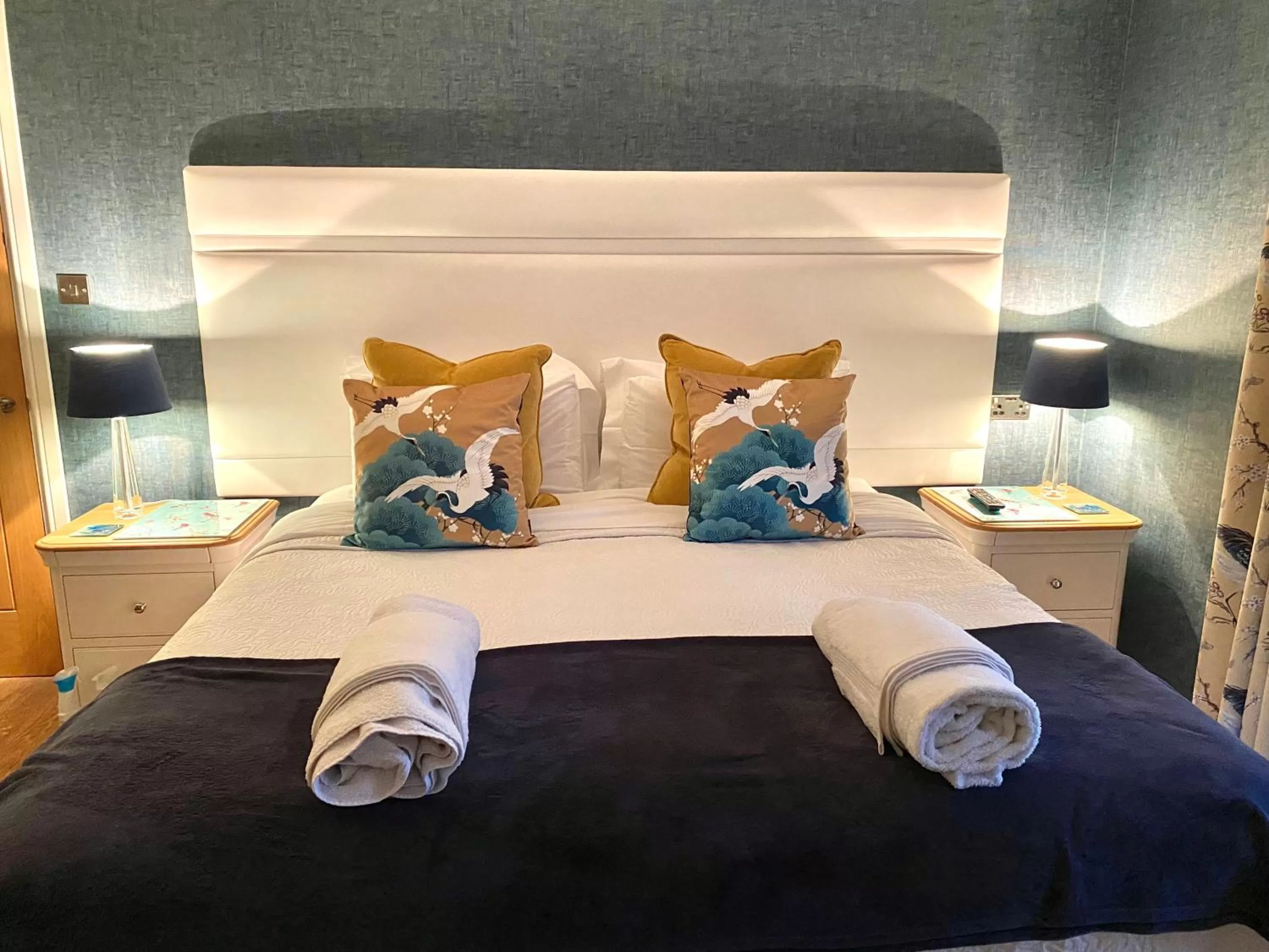 Bed in Toppesfield House B&B