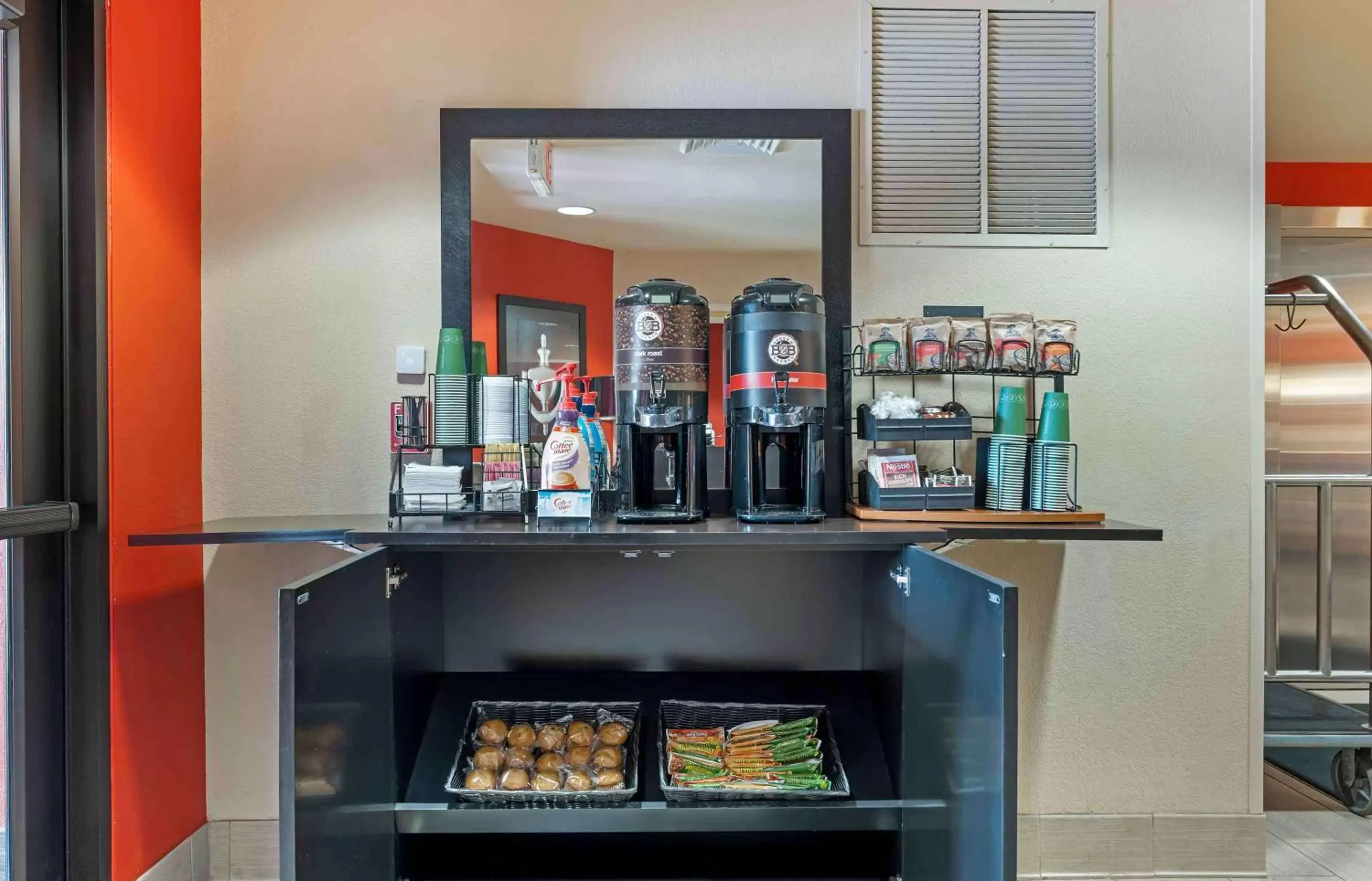 Breakfast in Extended Stay America Suites - Chicago - Hanover Park