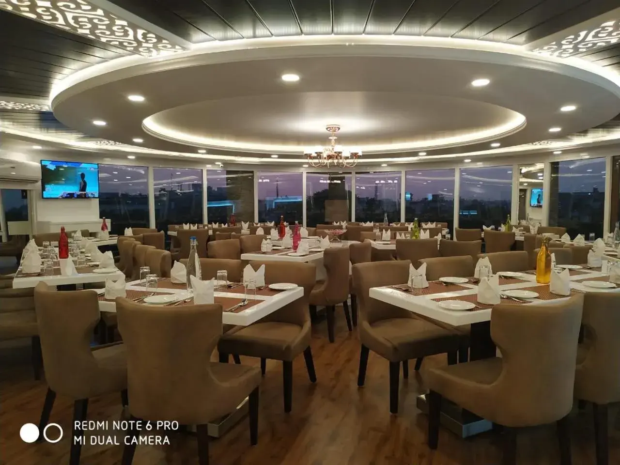 Restaurant/Places to Eat in Hotel Pushpvilla