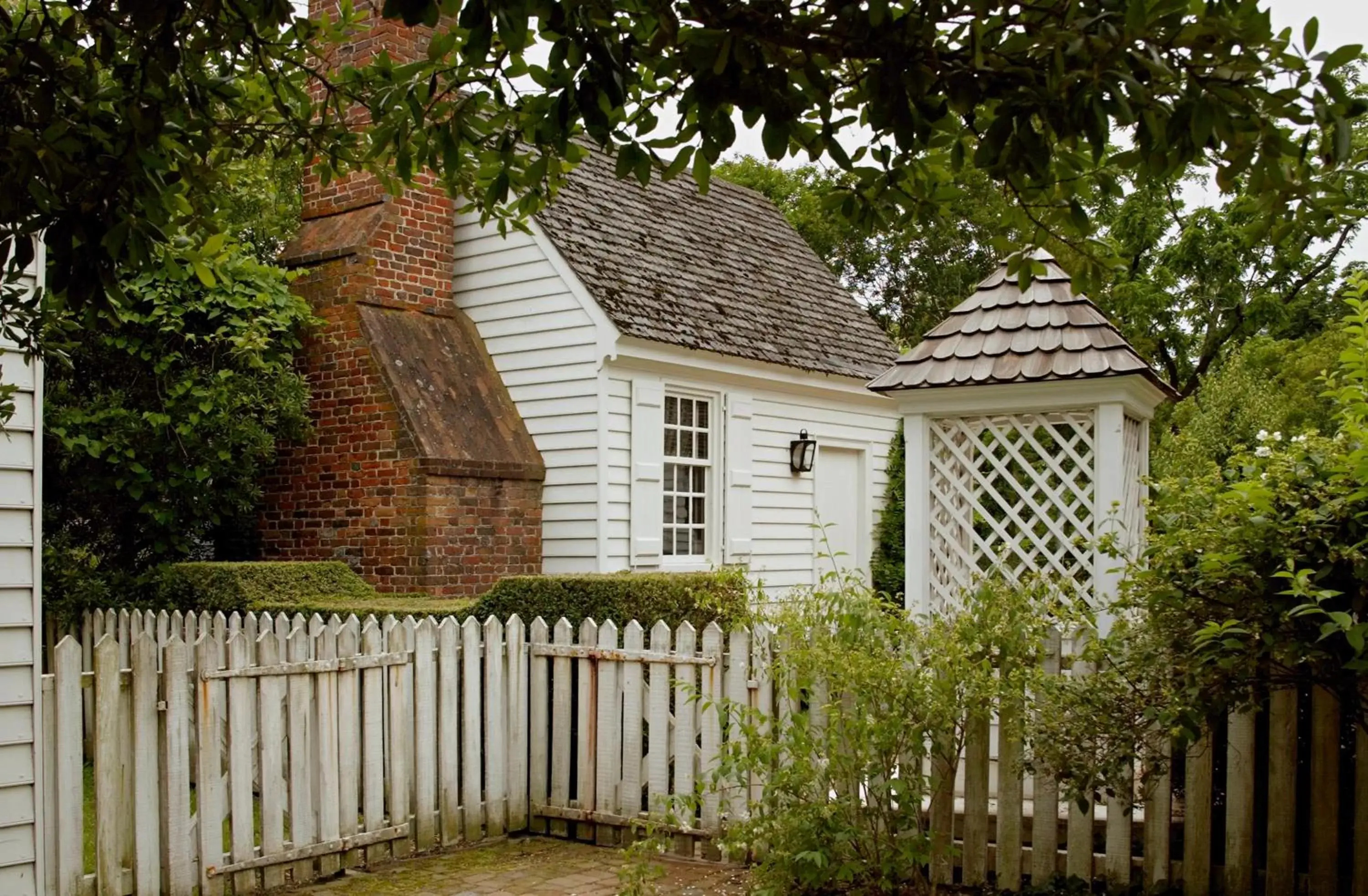 Property Building in Colonial Houses