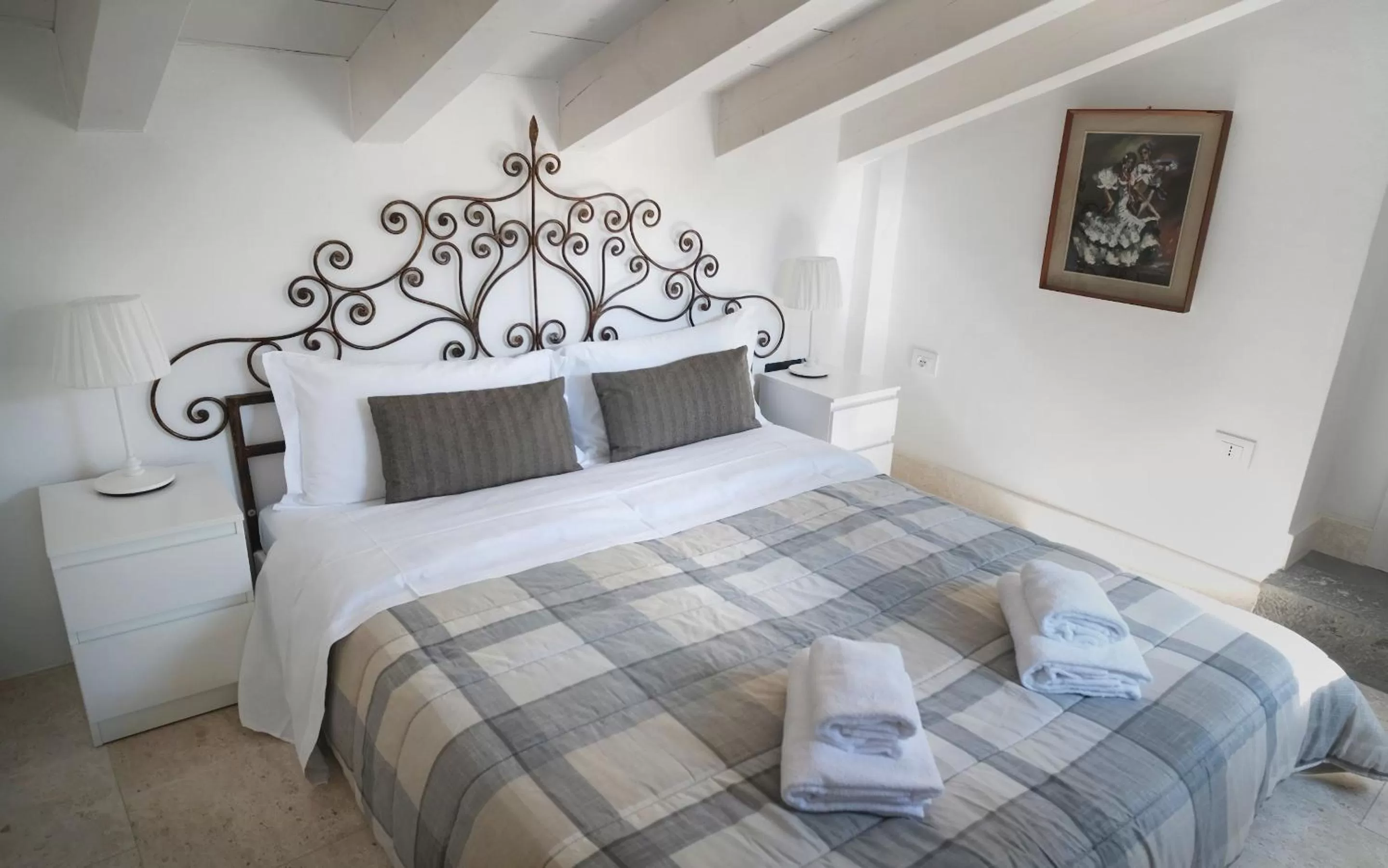 Bedroom, Bed in Academia Residence