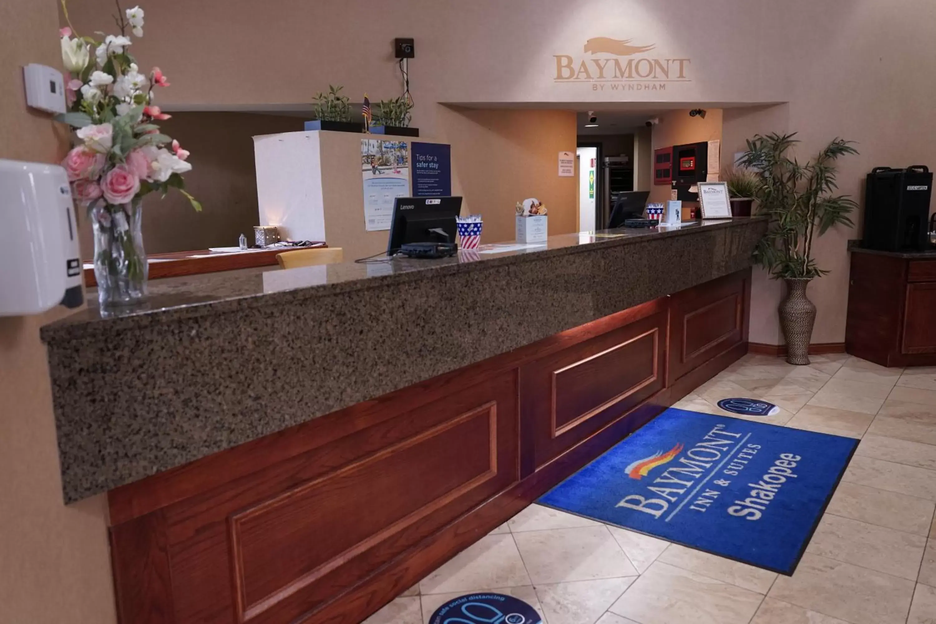 Lobby/Reception in Baymont by Wyndham Shakopee