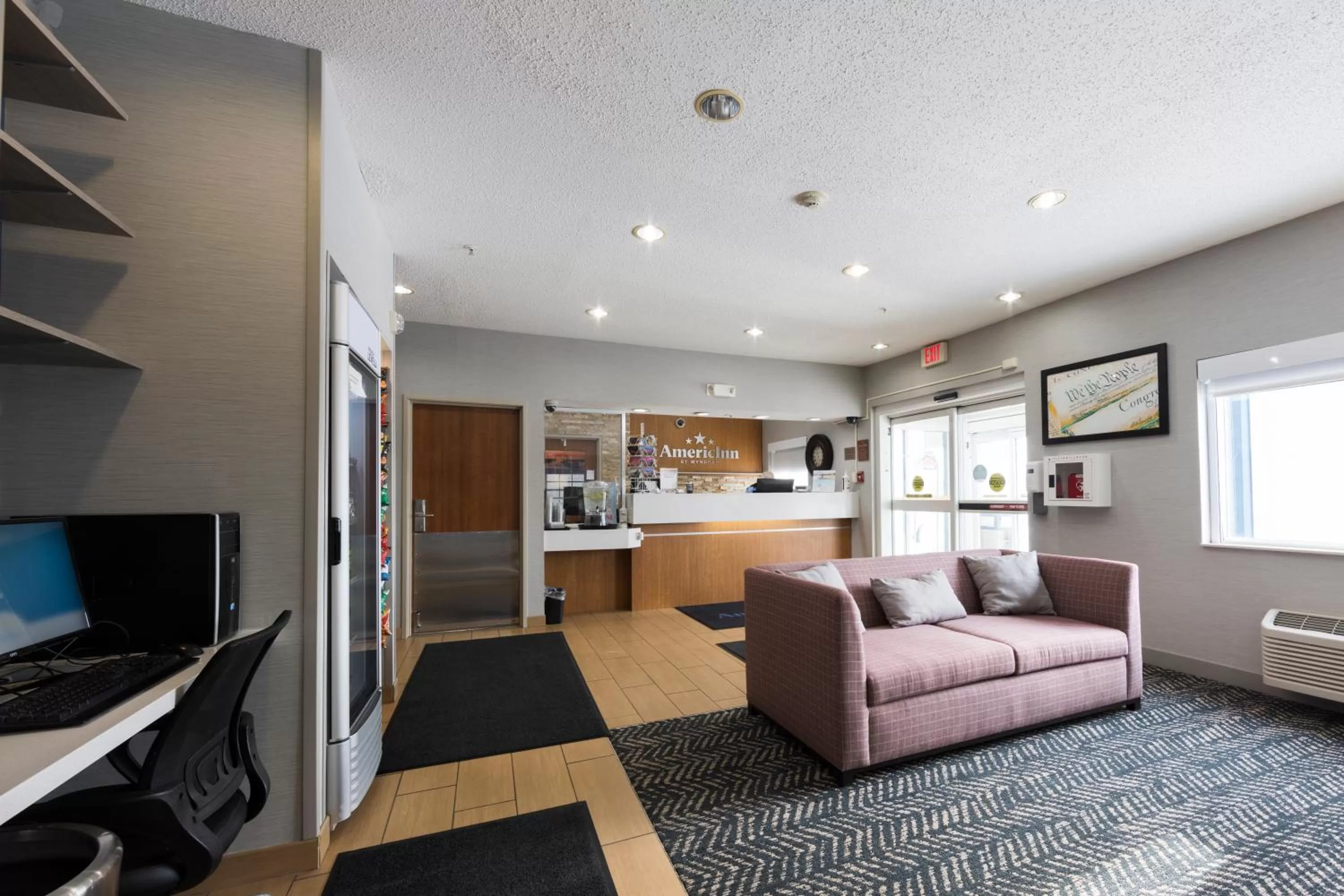 Lobby or reception in AmericInn by Wyndham Duluth