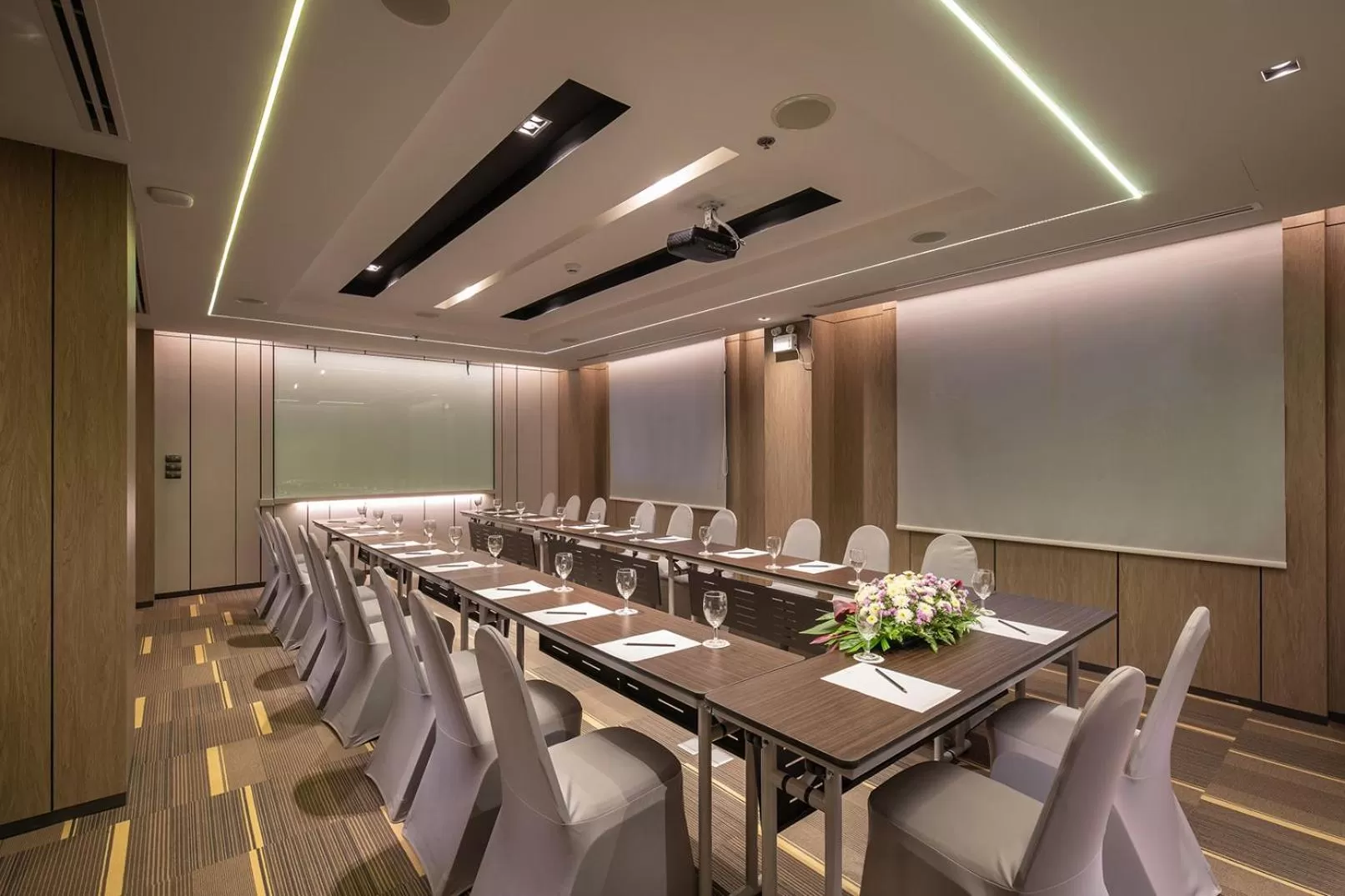 Business facilities in The Heritage Chiang Rai Hotel and Convention