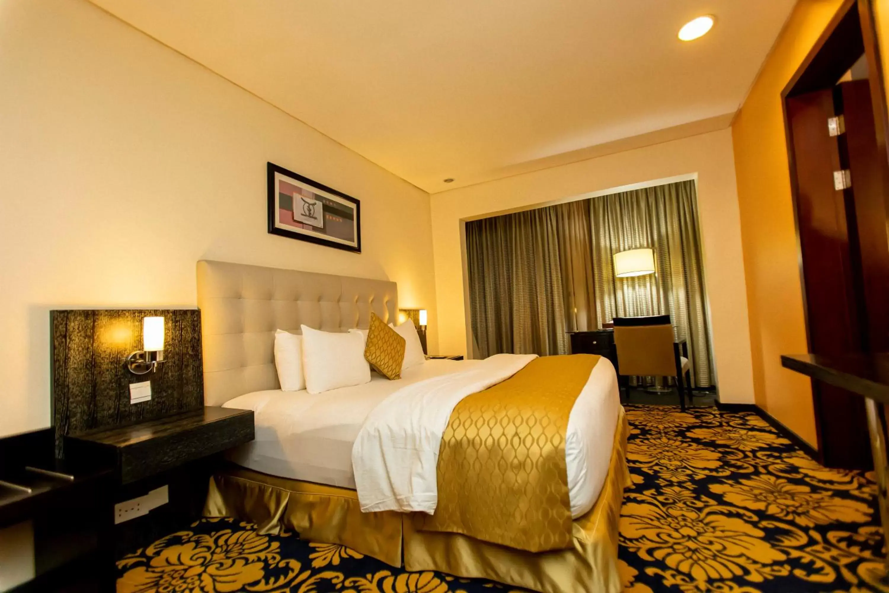 Bed in Best Western Premier Accra Airport Hotel