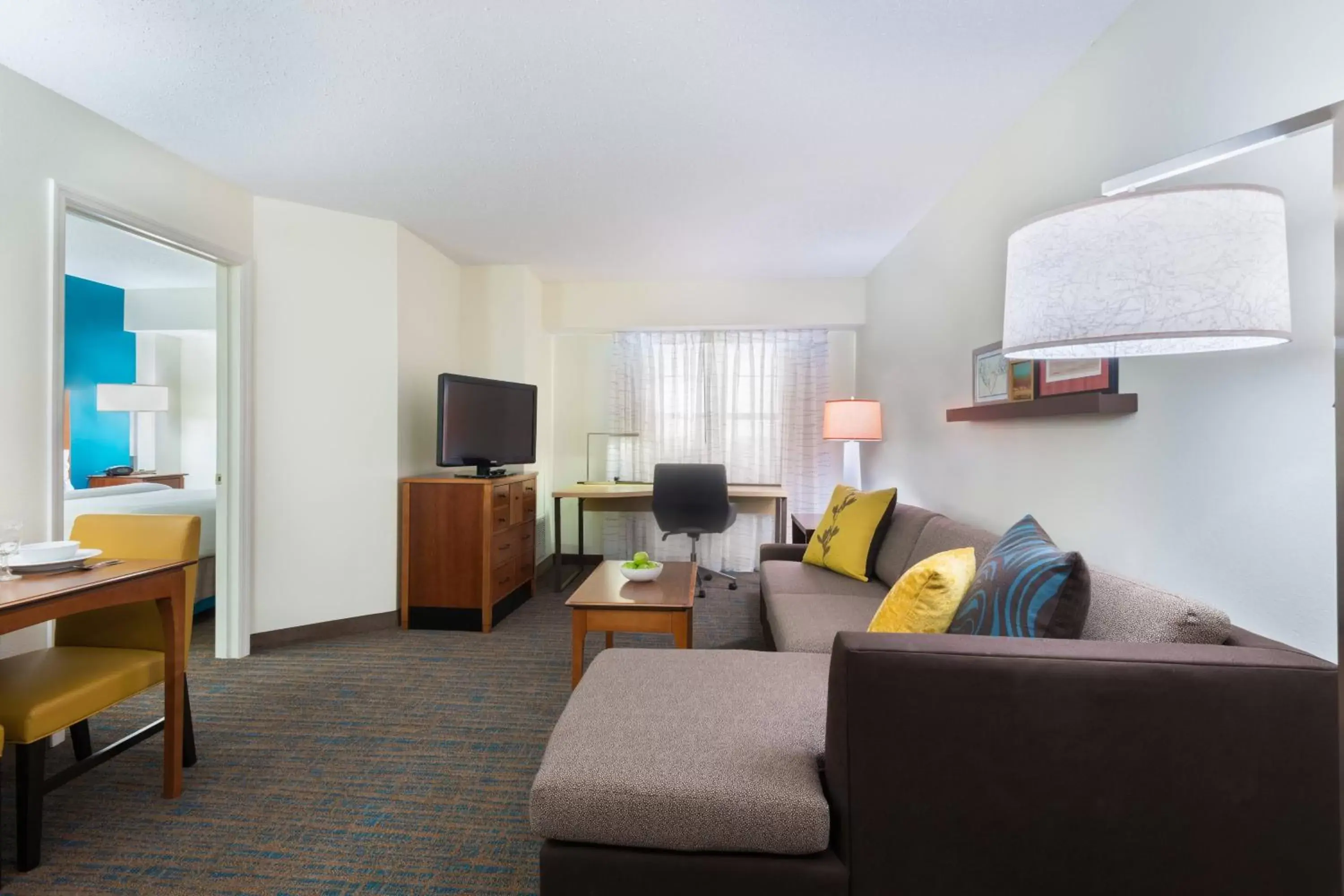 Bed, Seating Area in Residence Inn by Marriott St. Louis Downtown