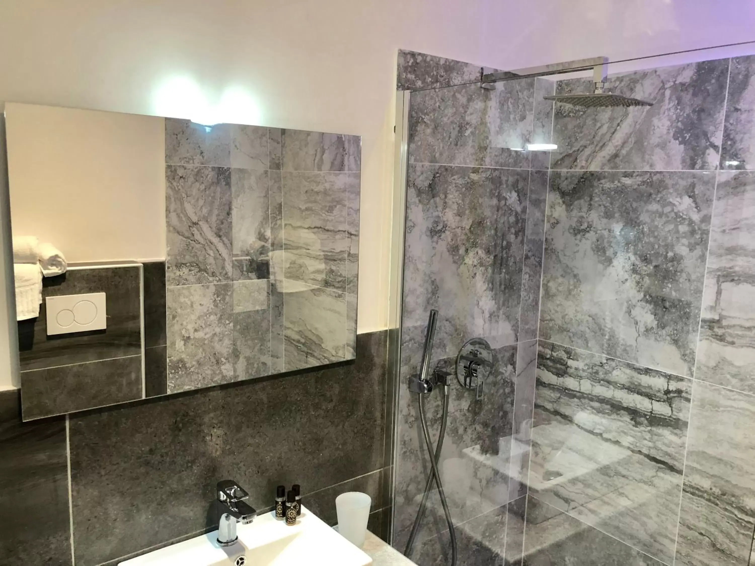 Bathroom in Art Atelier Borgo