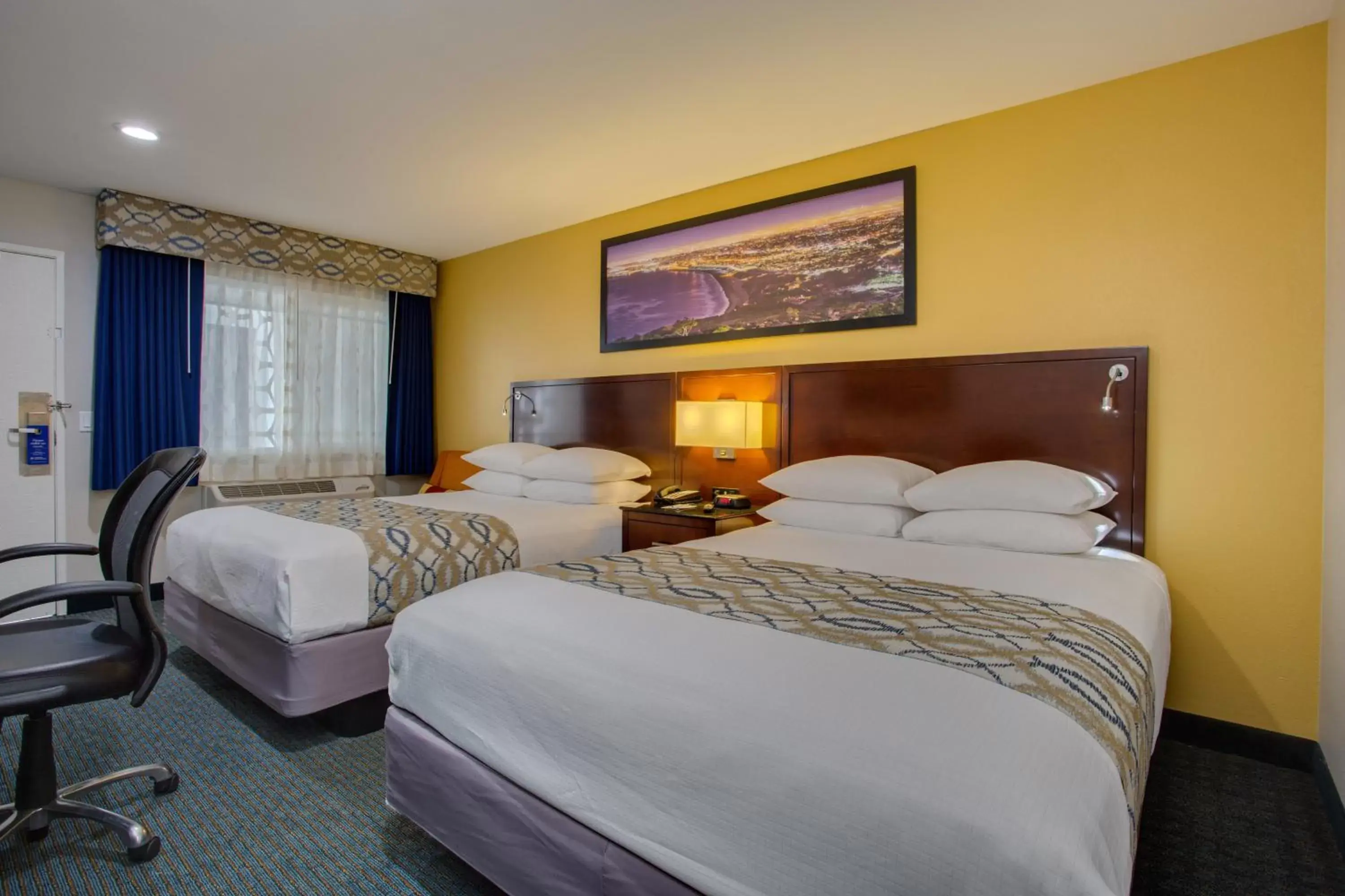 Bed in SureStay Plus Hotel by Best Western Chula Vista West