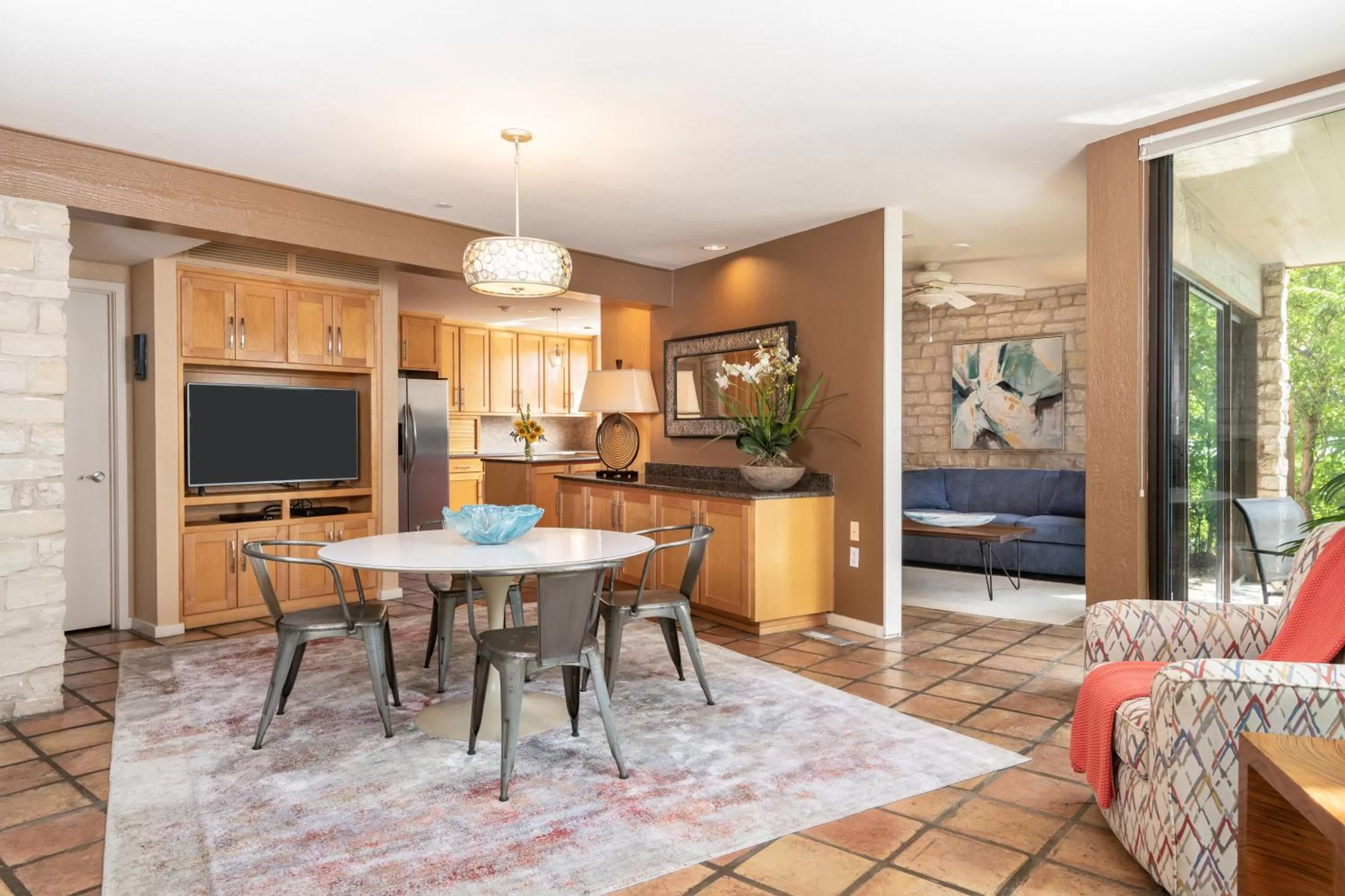 Kitchen or kitchenette in Inn on Lake Granbury a Boutique Hotel