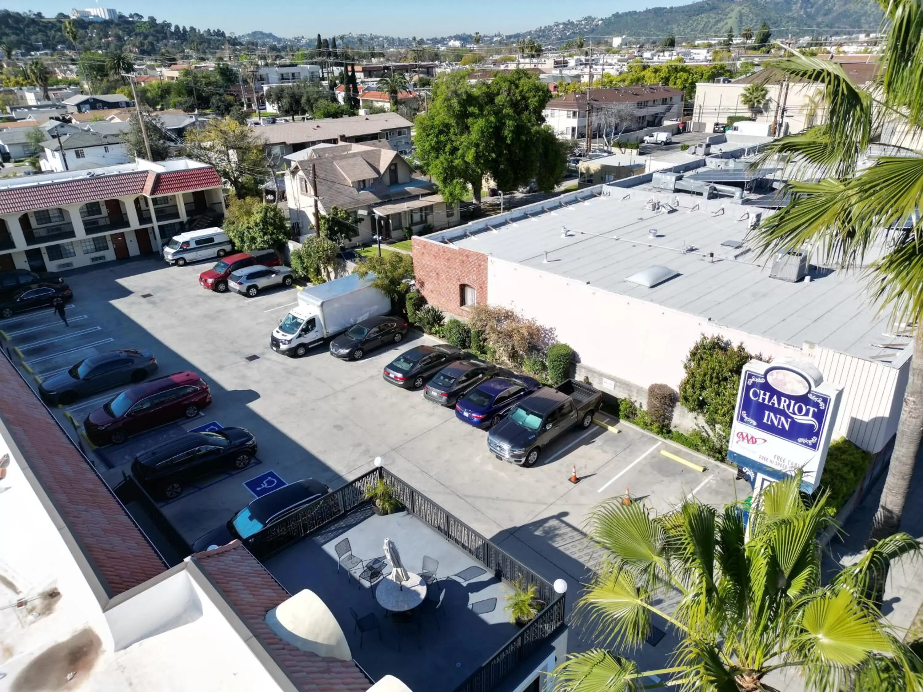 Property building, Bird's-eye View in Chariot Inn Glendale - Pasadena