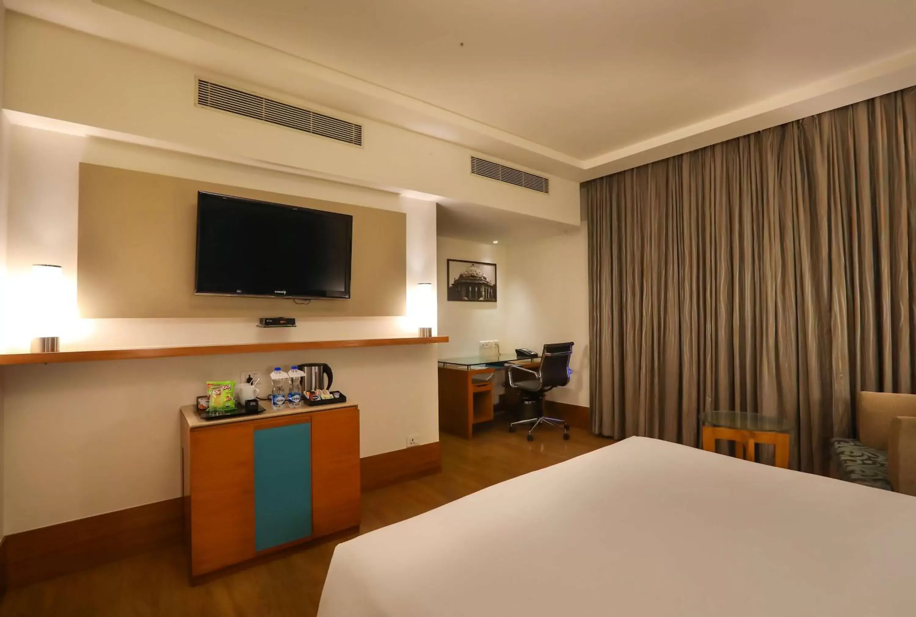 TV and multimedia, TV/Entertainment Center in Radisson Blu Hotel Chennai City Centre