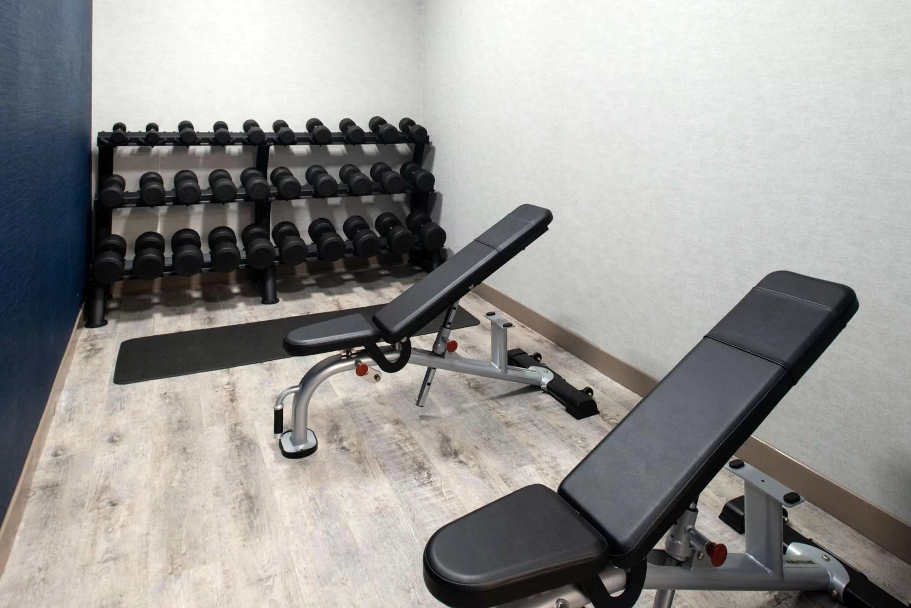 Fitness centre/facilities in Hampton Inn Kansas City Northeast