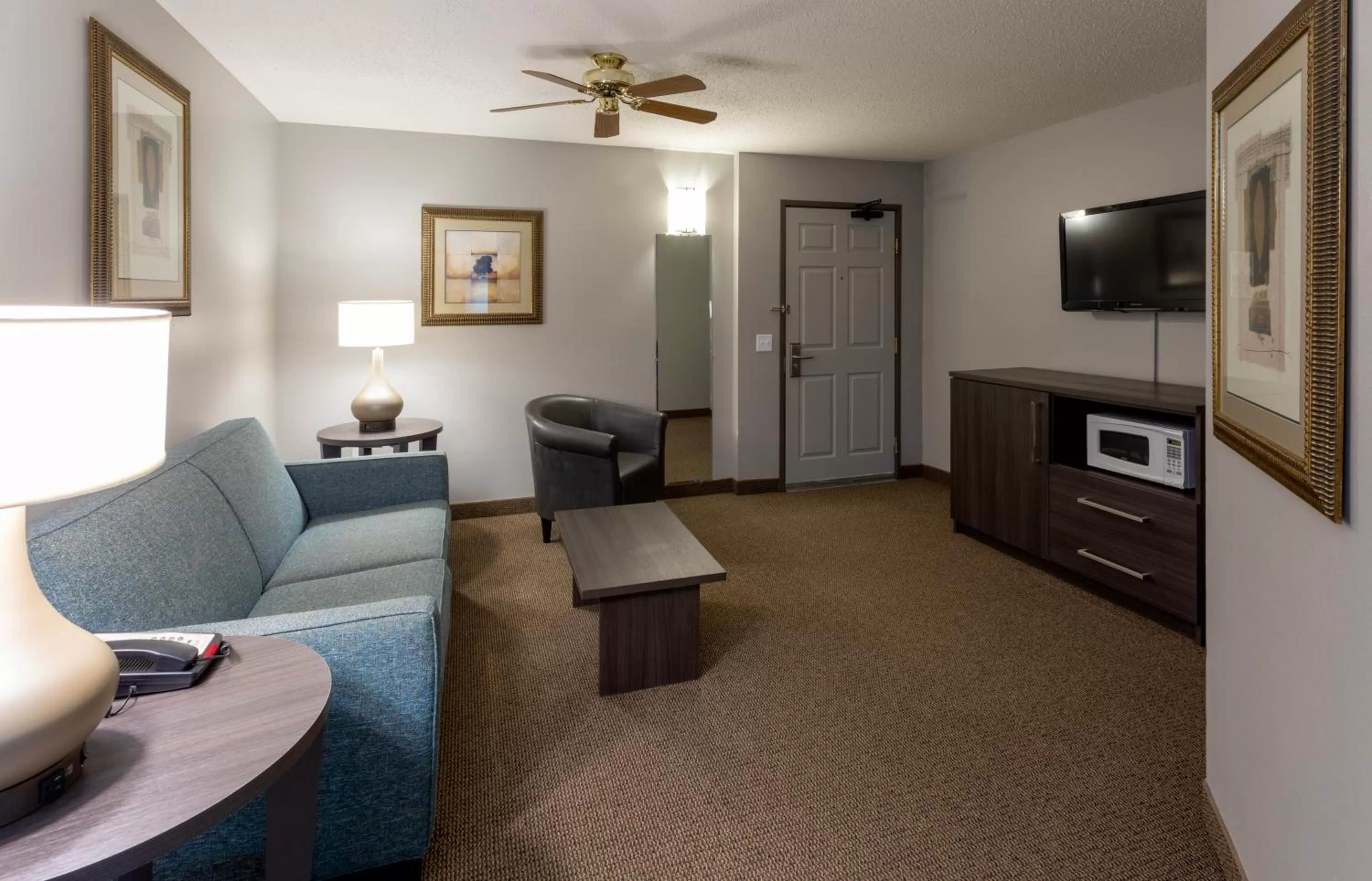 Living room in Paynesville Inn & Suites