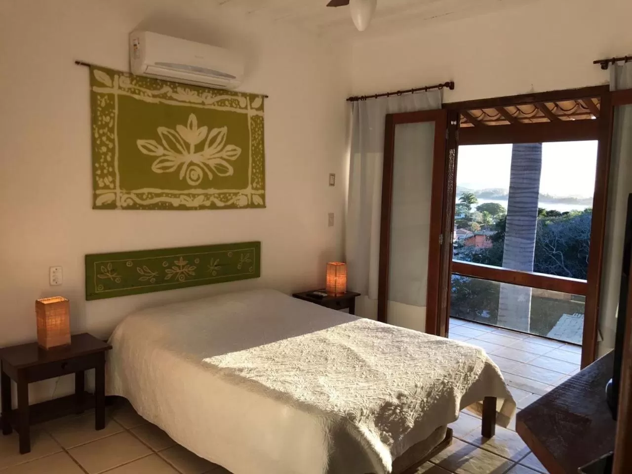 Bed in Praia da Ferradurinha Guest House