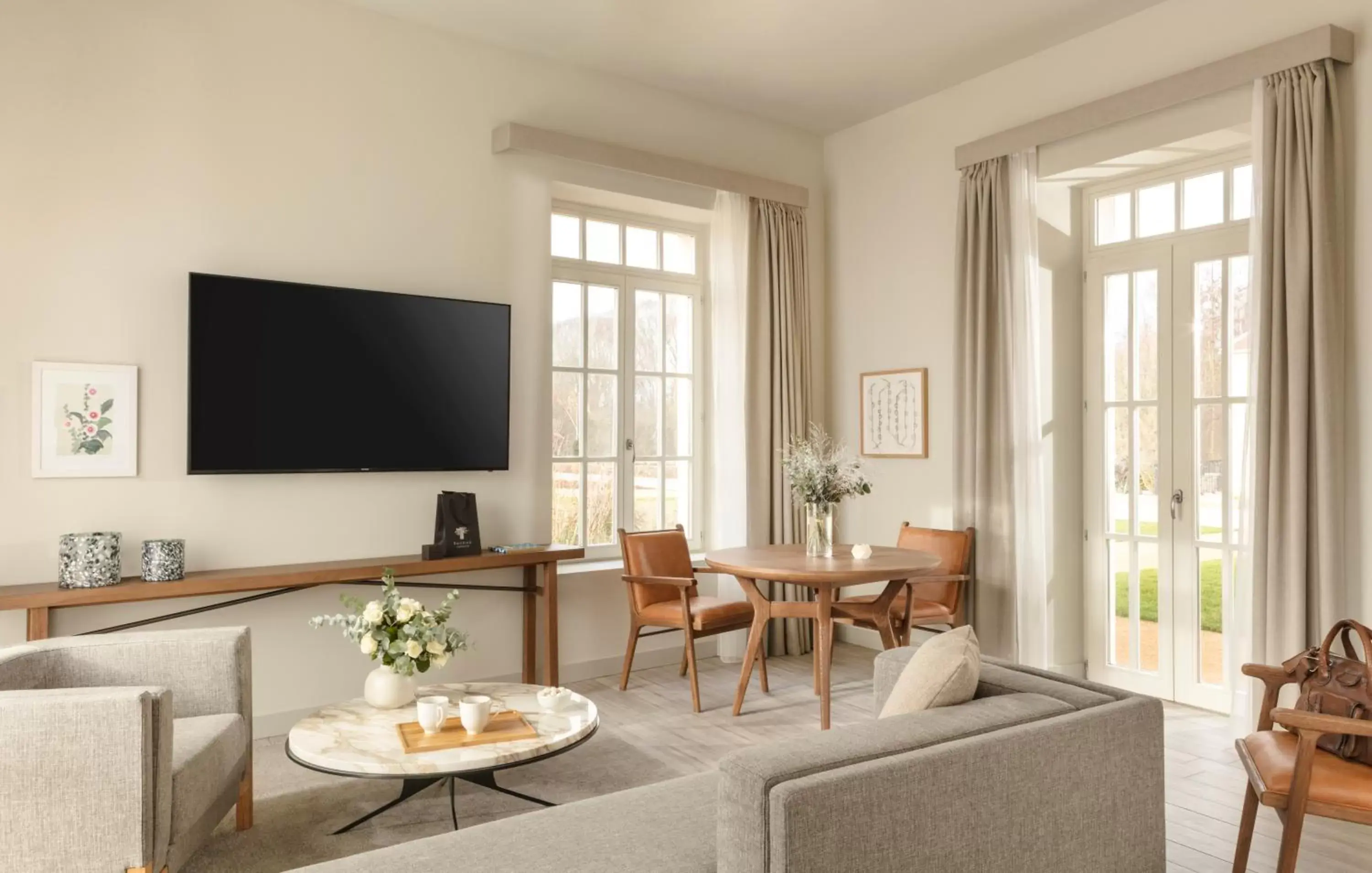 TV and multimedia, Seating Area in Le Grand Pavillon Chantilly