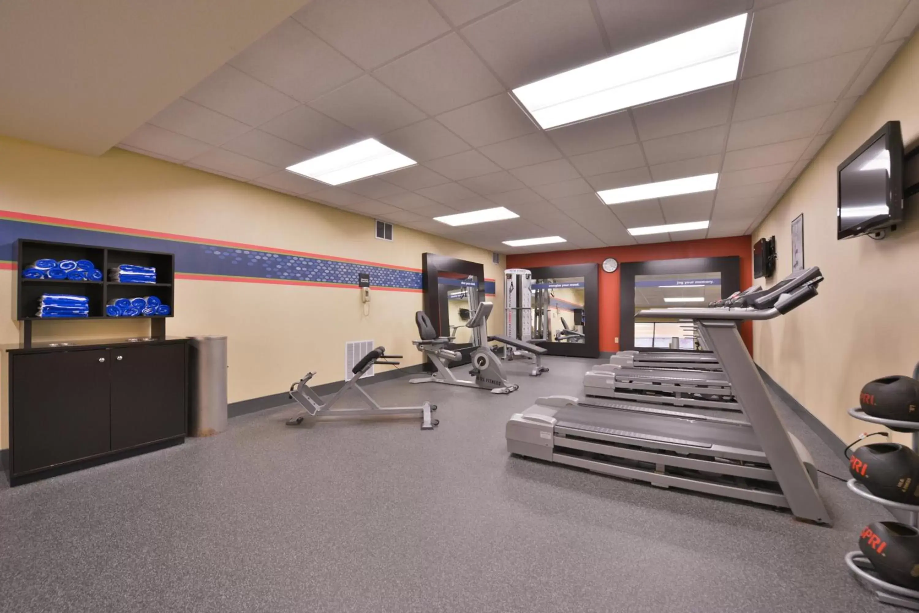 Fitness centre/facilities, Fitness Center/Facilities in McKnight Hotel
