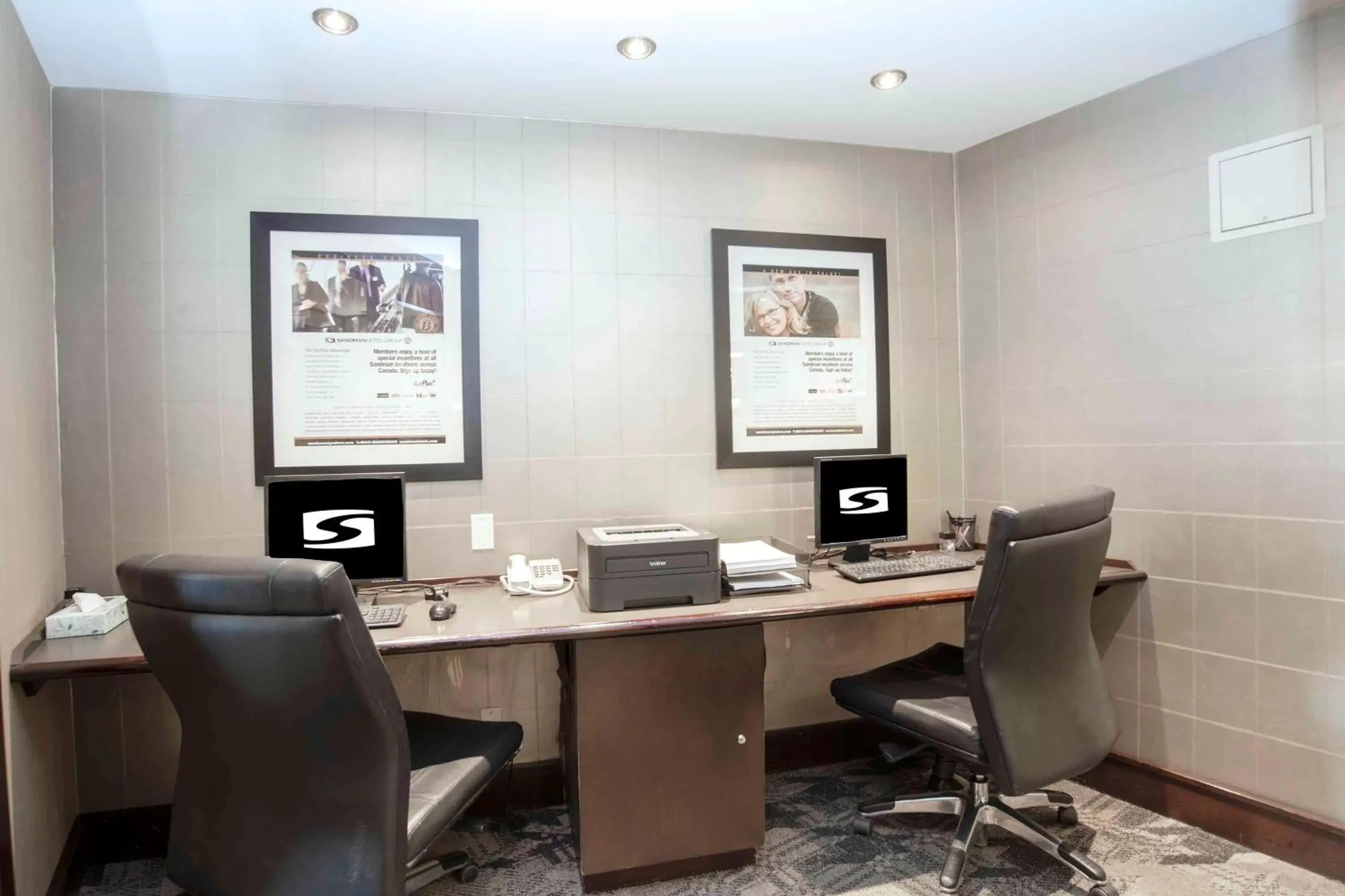 Business facilities, Business Area/Conference Room in Sandman Hotel & Suites Prince George