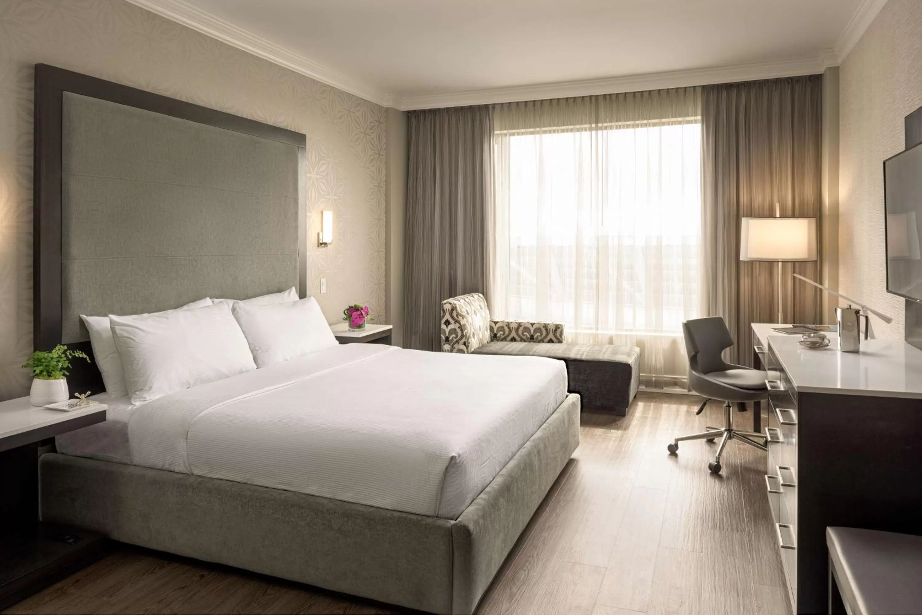 Bedroom, Bed in Georgian Court Hotel, WorldHotels Elite