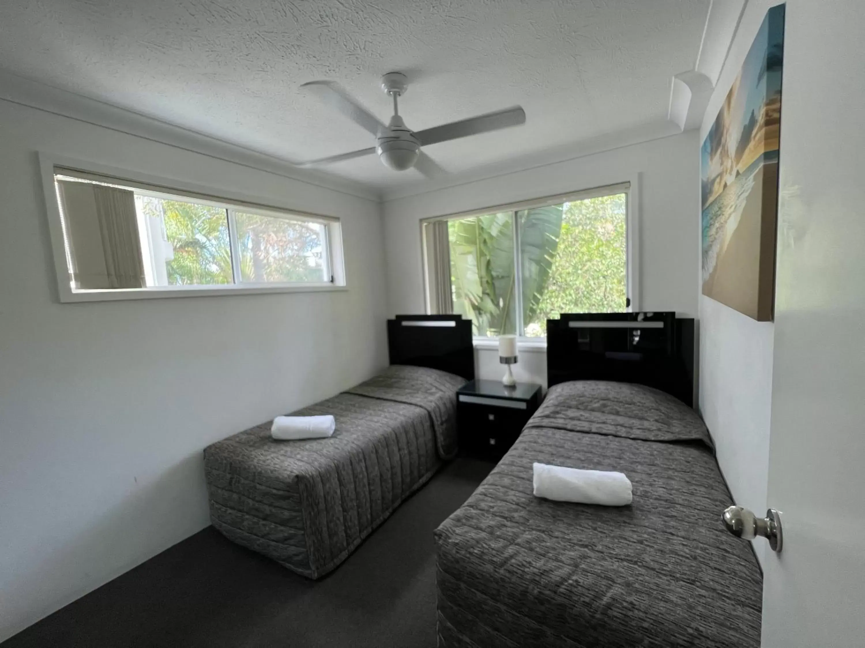 Bedroom, Bed in Cascade Gardens Apartments