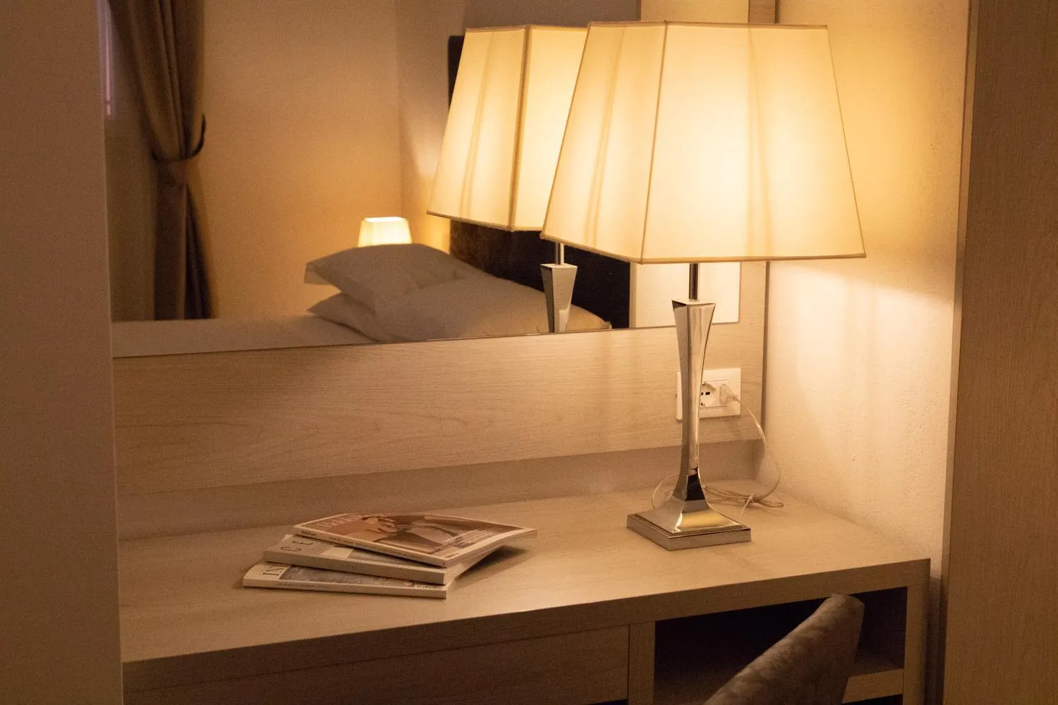 Bedroom, Bed in Albergo Rossini 1936 - Small & Charming