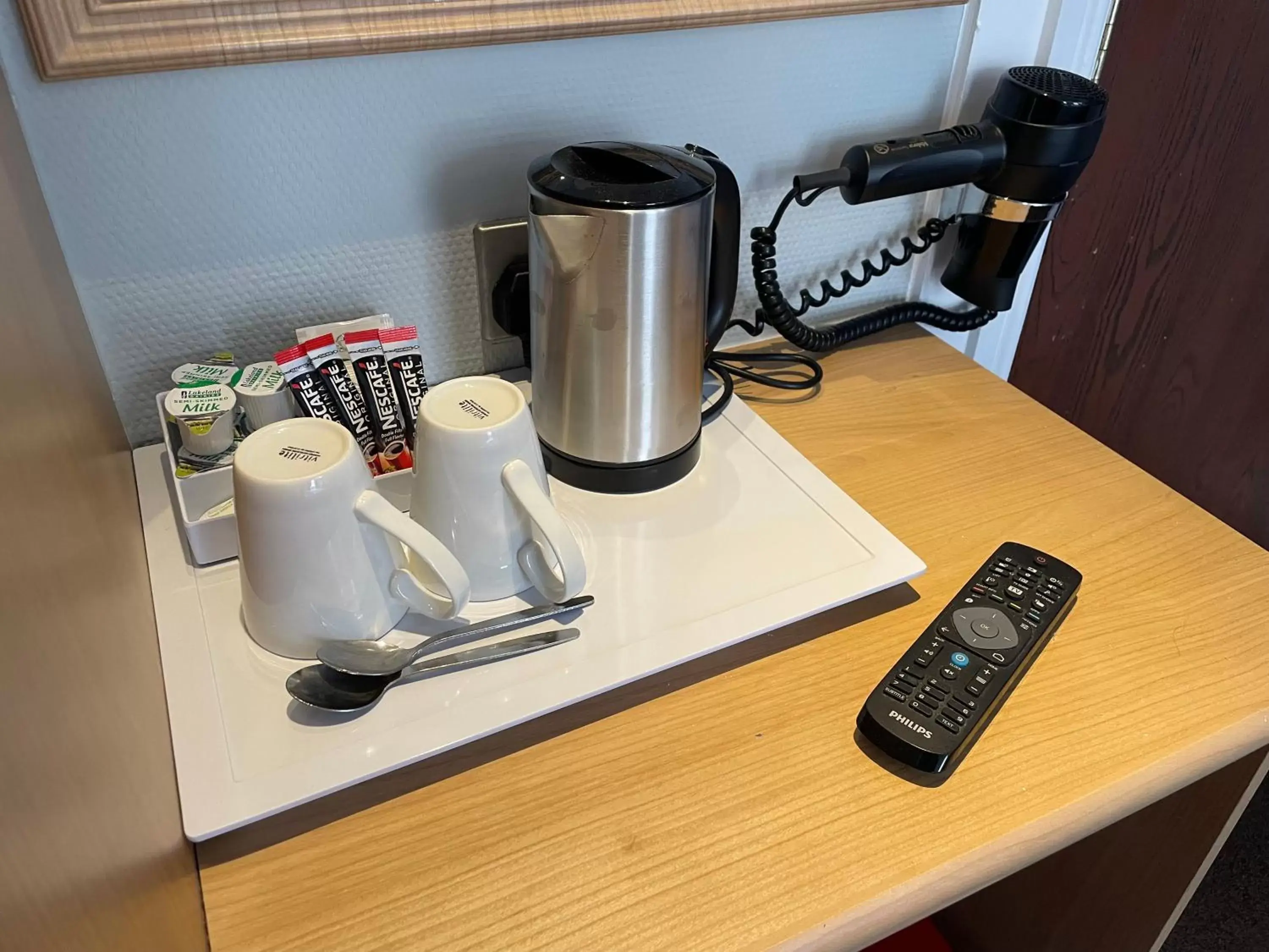 Coffee/tea facilities in The George Hotel